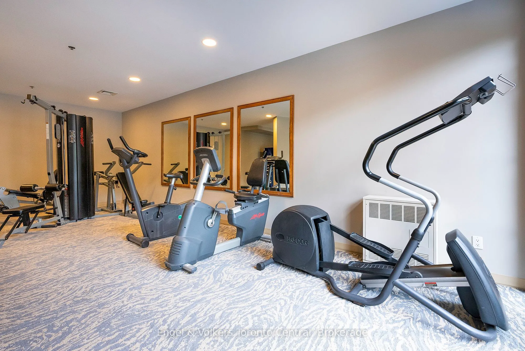 156 Jozo Weider Boulevard #322