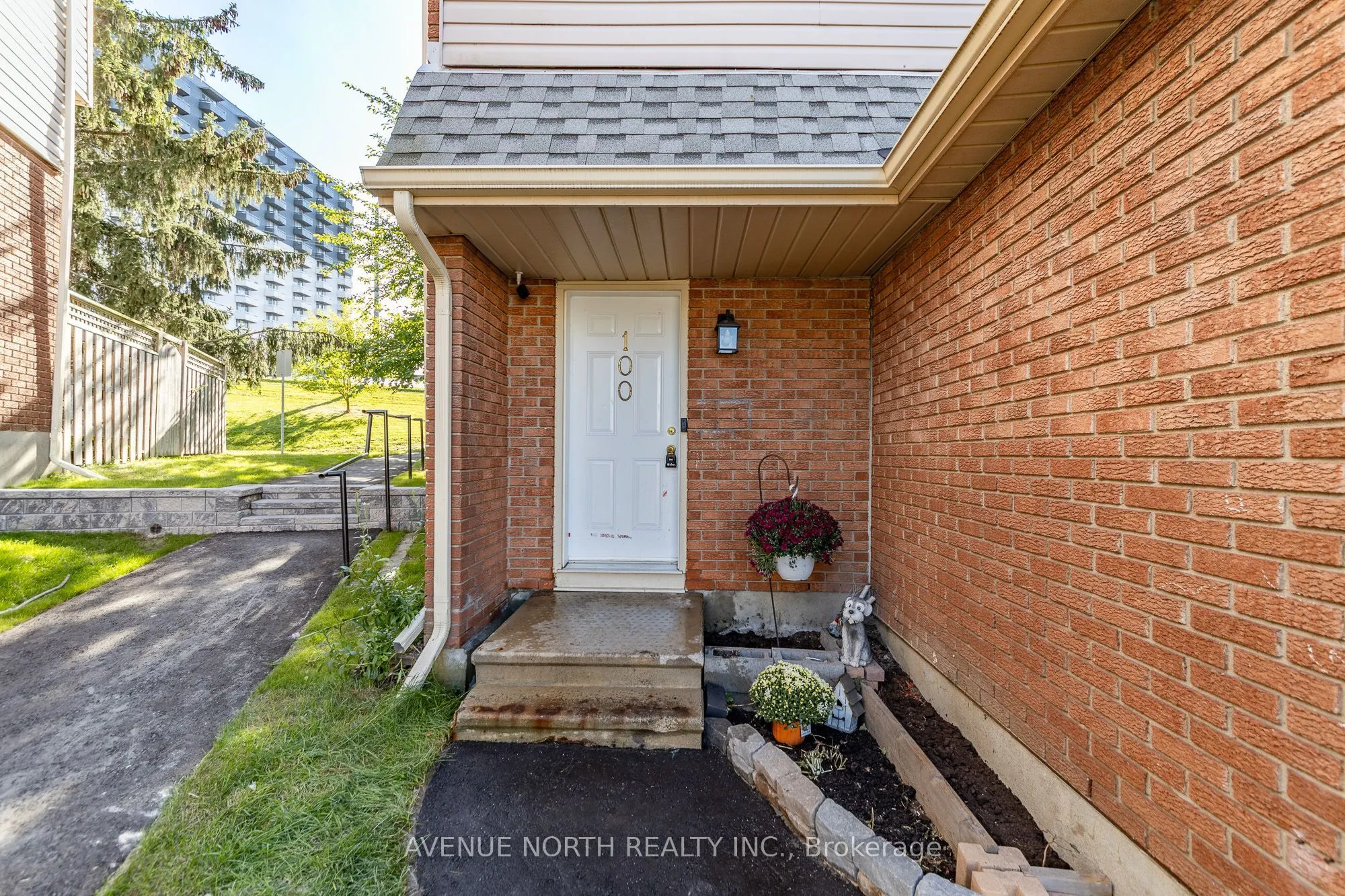 2415 Southvale Crescent #100