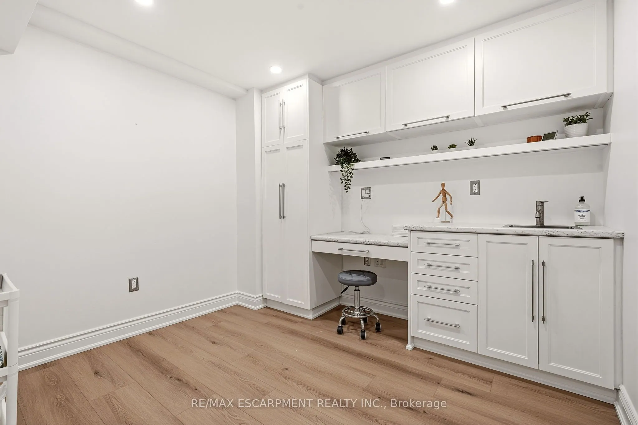 326 Wilson Street #Room 6