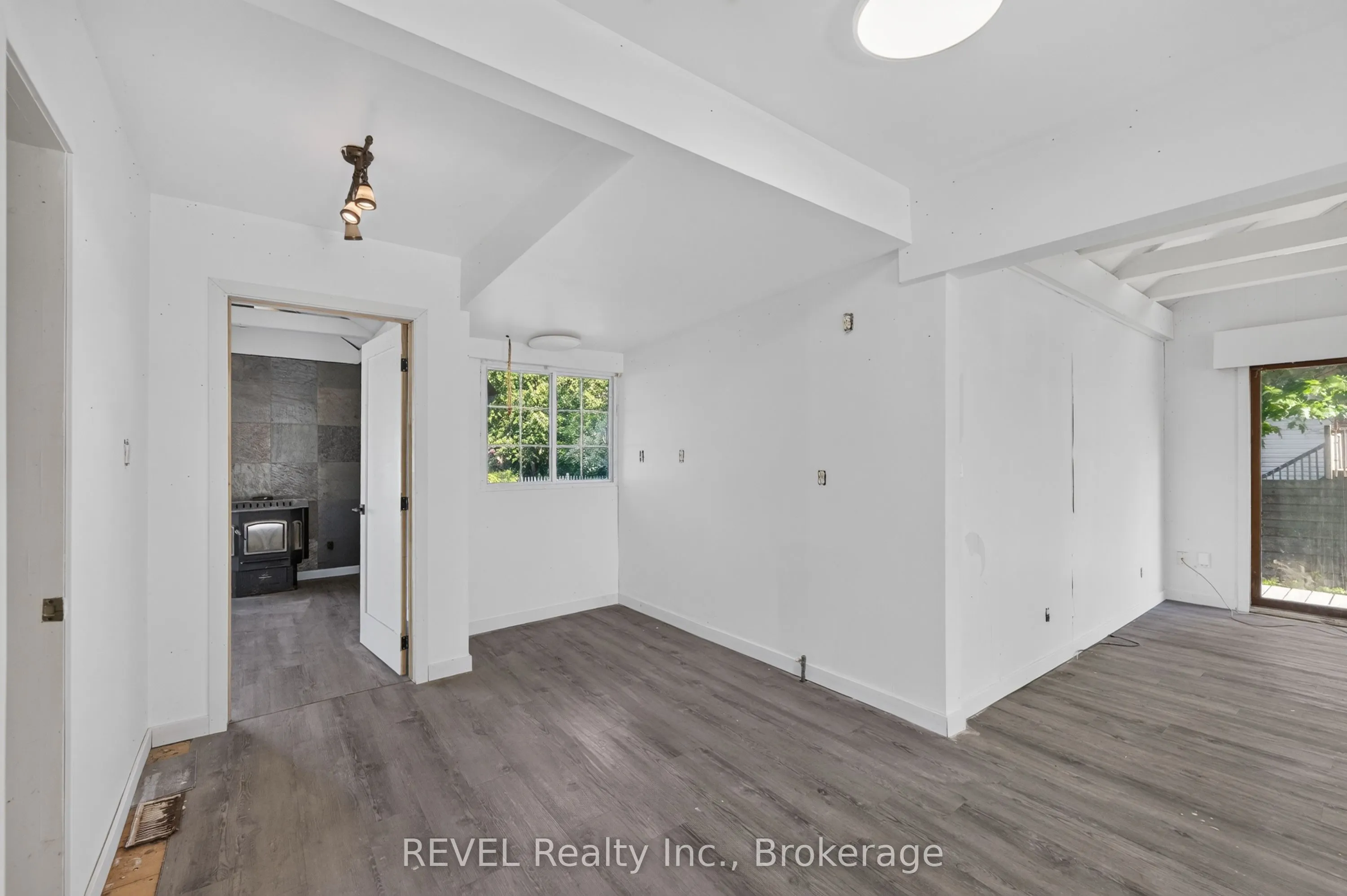 342 HELEN Street