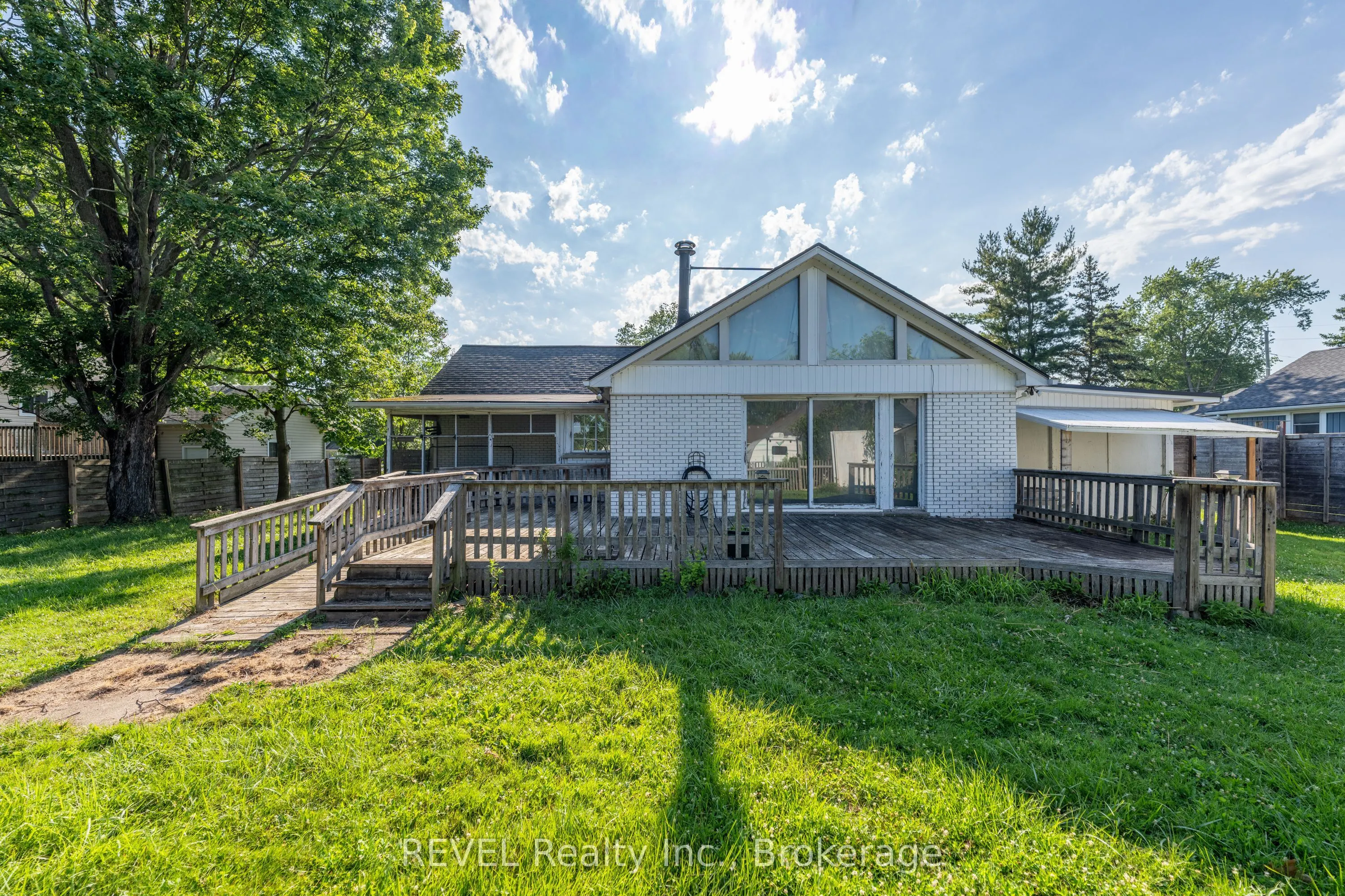 342 HELEN Street