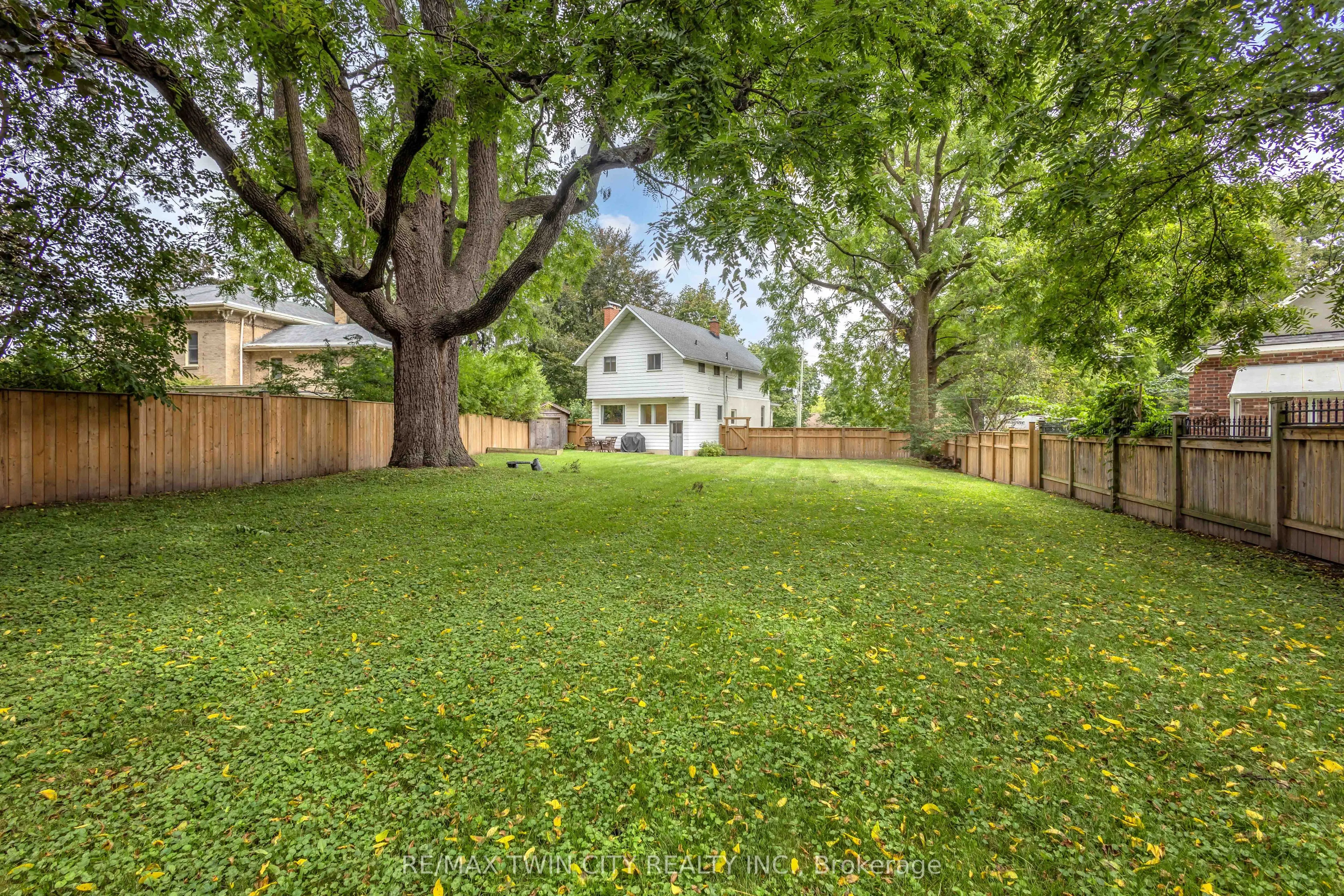 11 Tutela Heights Road