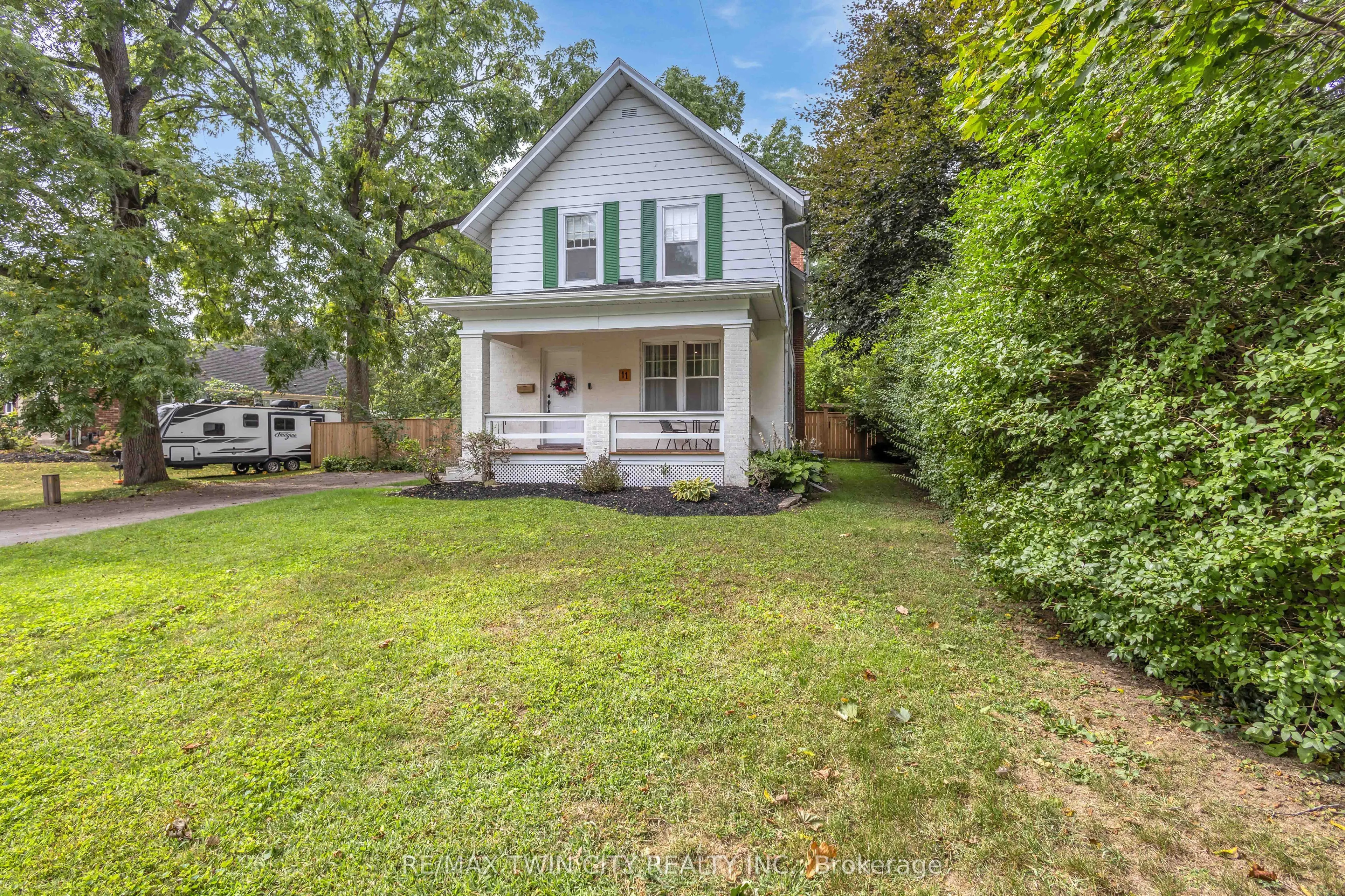 11 Tutela Heights Road