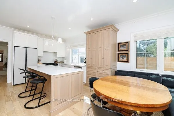 313 Beechwood Avenue W