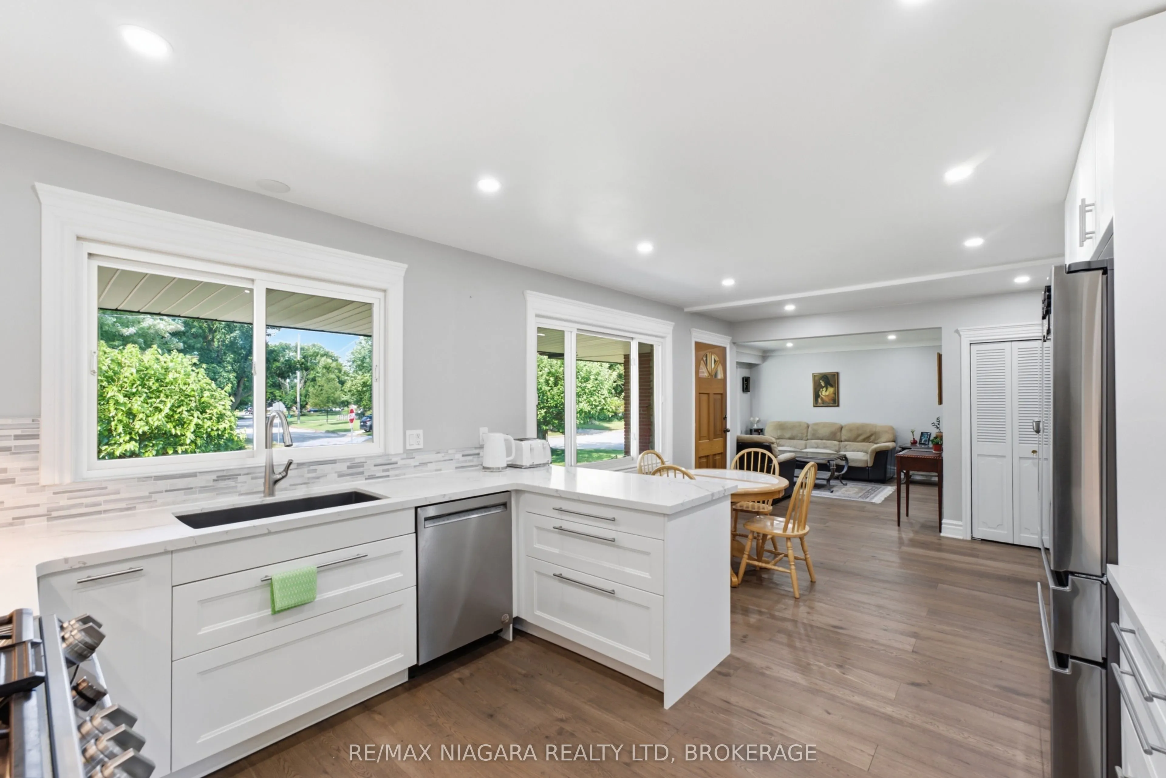 11 RICHELIEU Drive