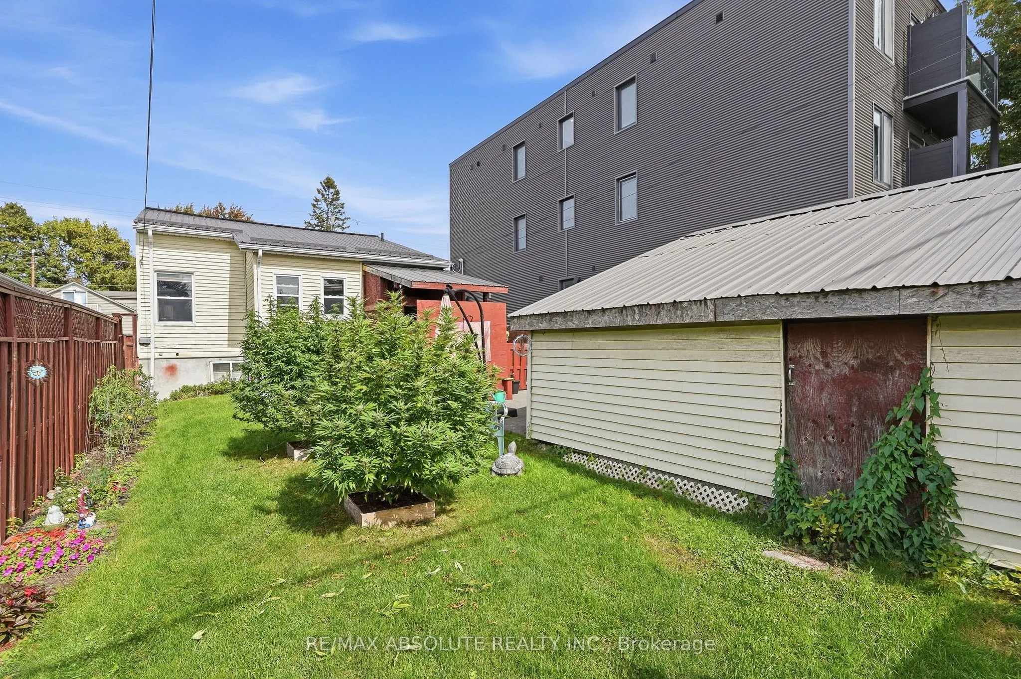 92 Jolliet Avenue