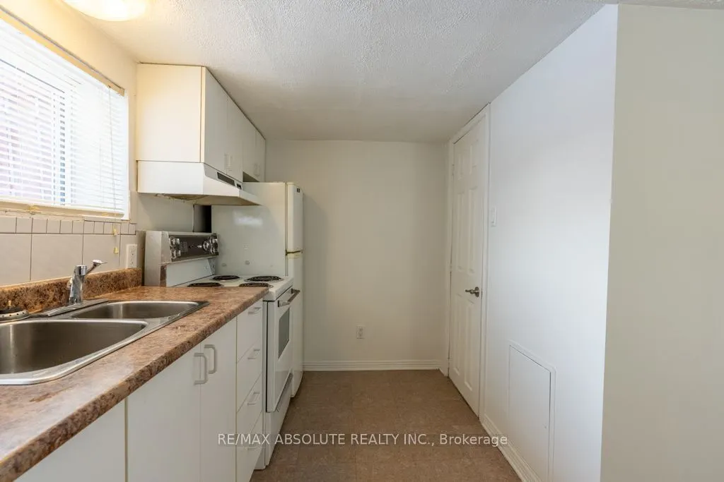 92 Jolliet Avenue