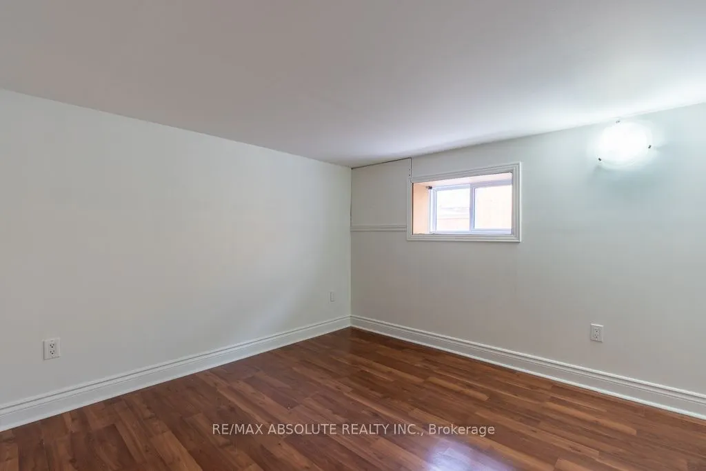 92 Jolliet Avenue