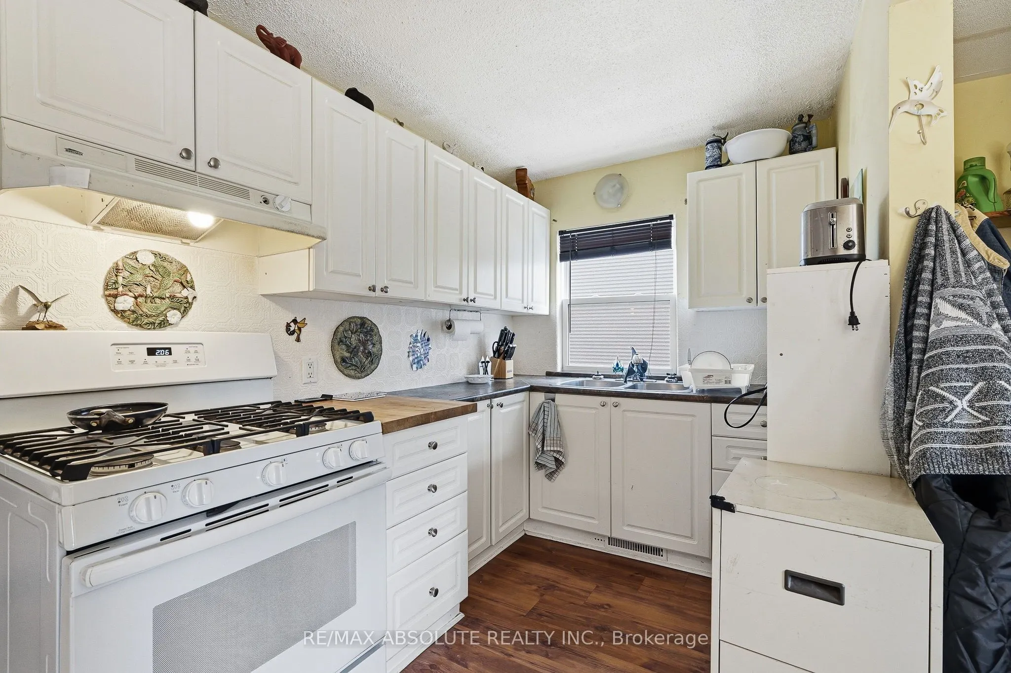 92 Jolliet Avenue