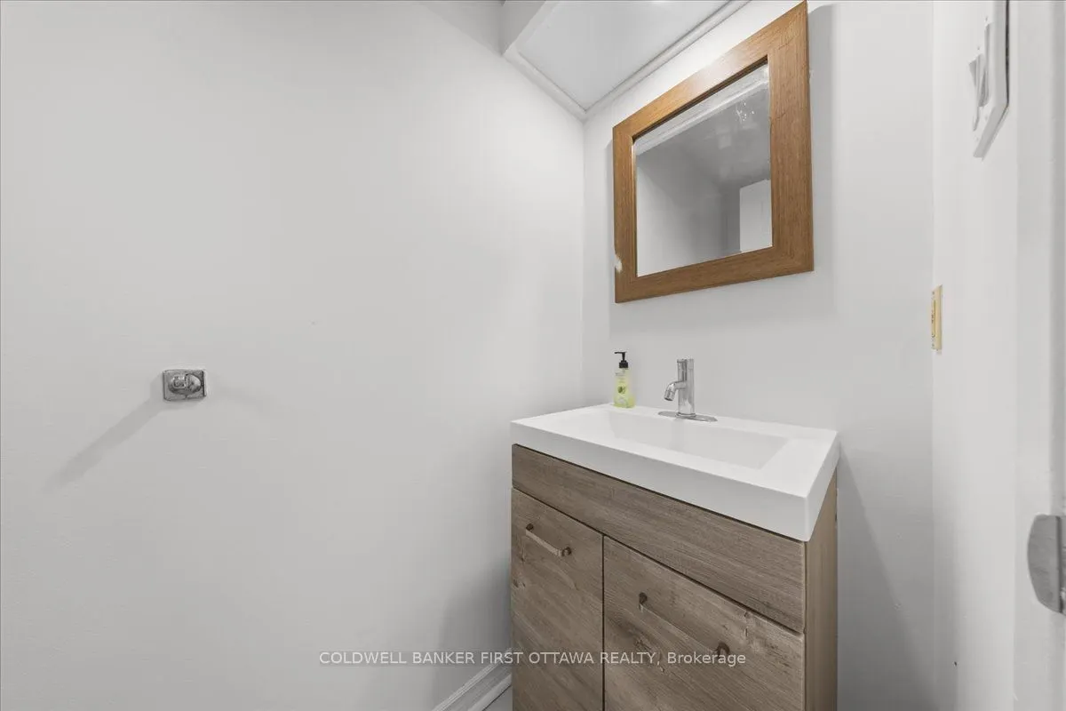 2F CASTLEBROOK Lane #12