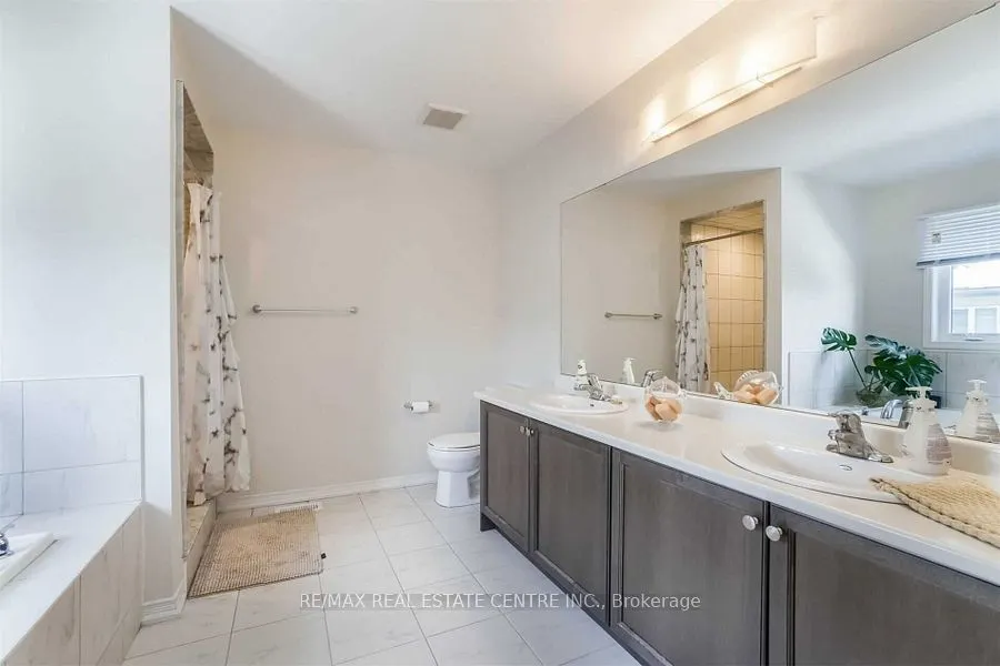 7831 Odell Crescent