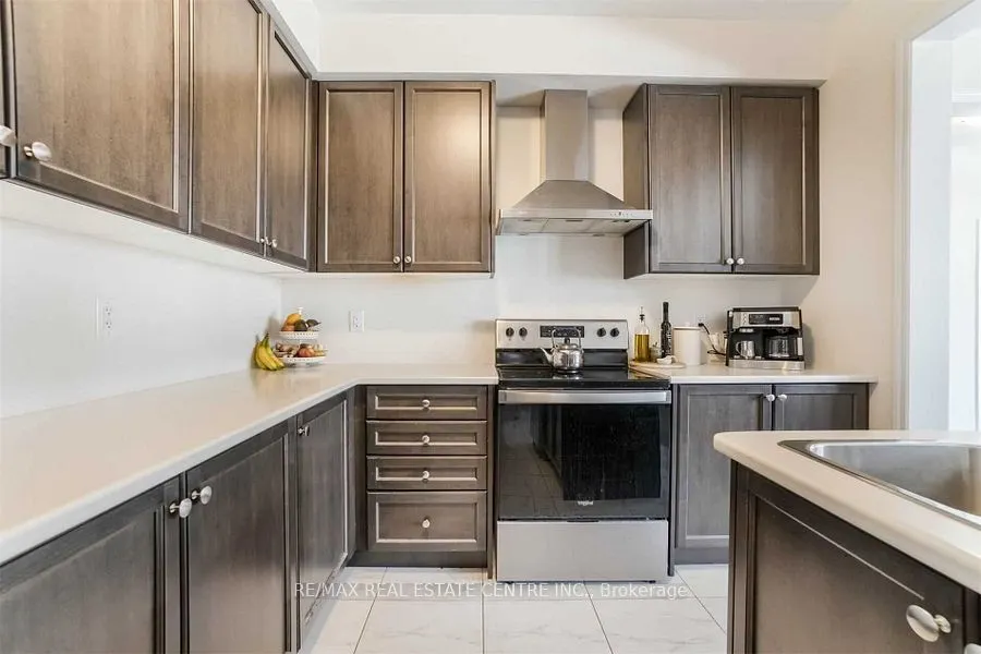 7831 Odell Crescent