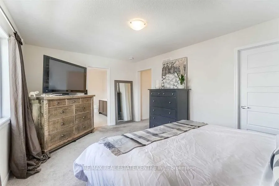 7831 Odell Crescent