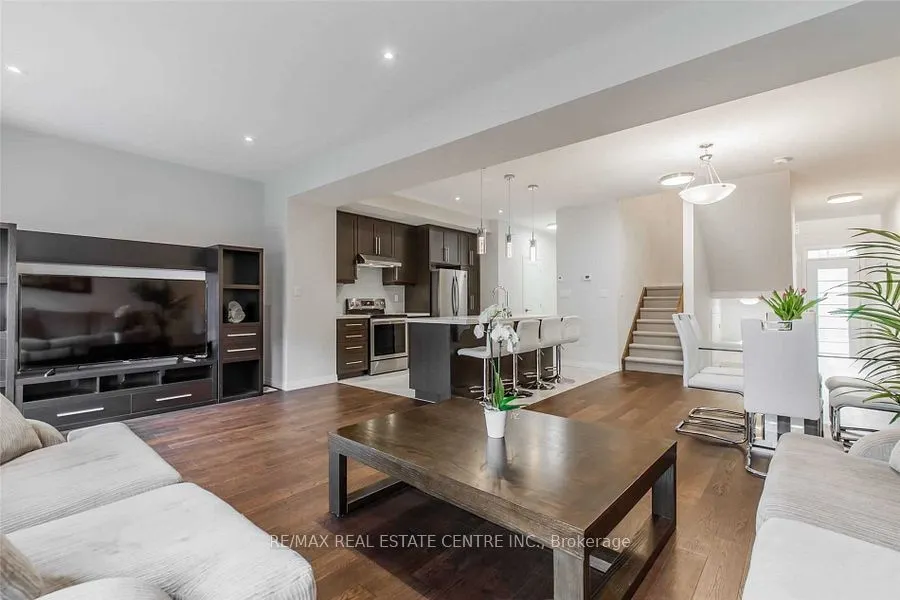 101 Greenwich Avenue
