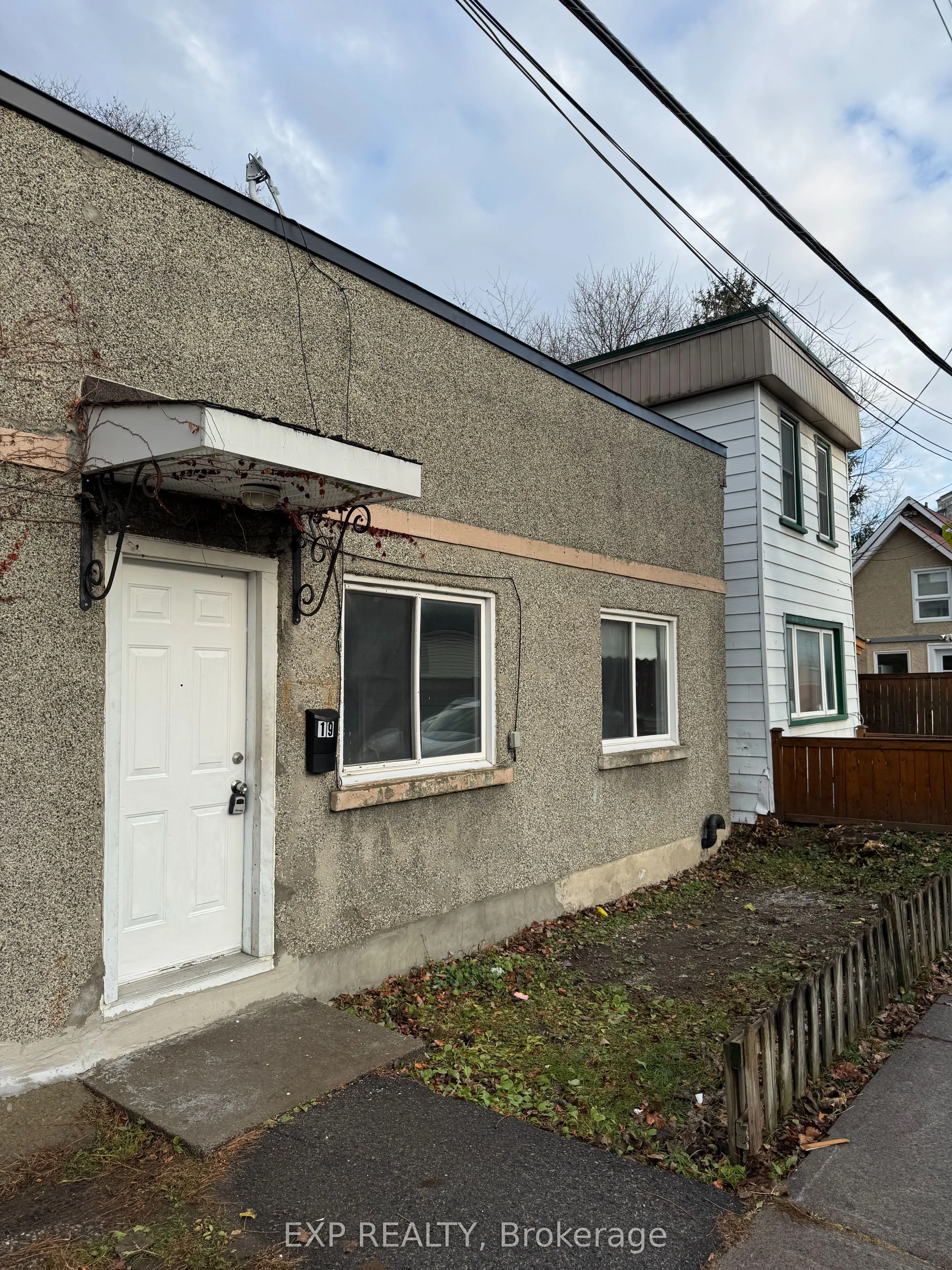 19 Loyer Street