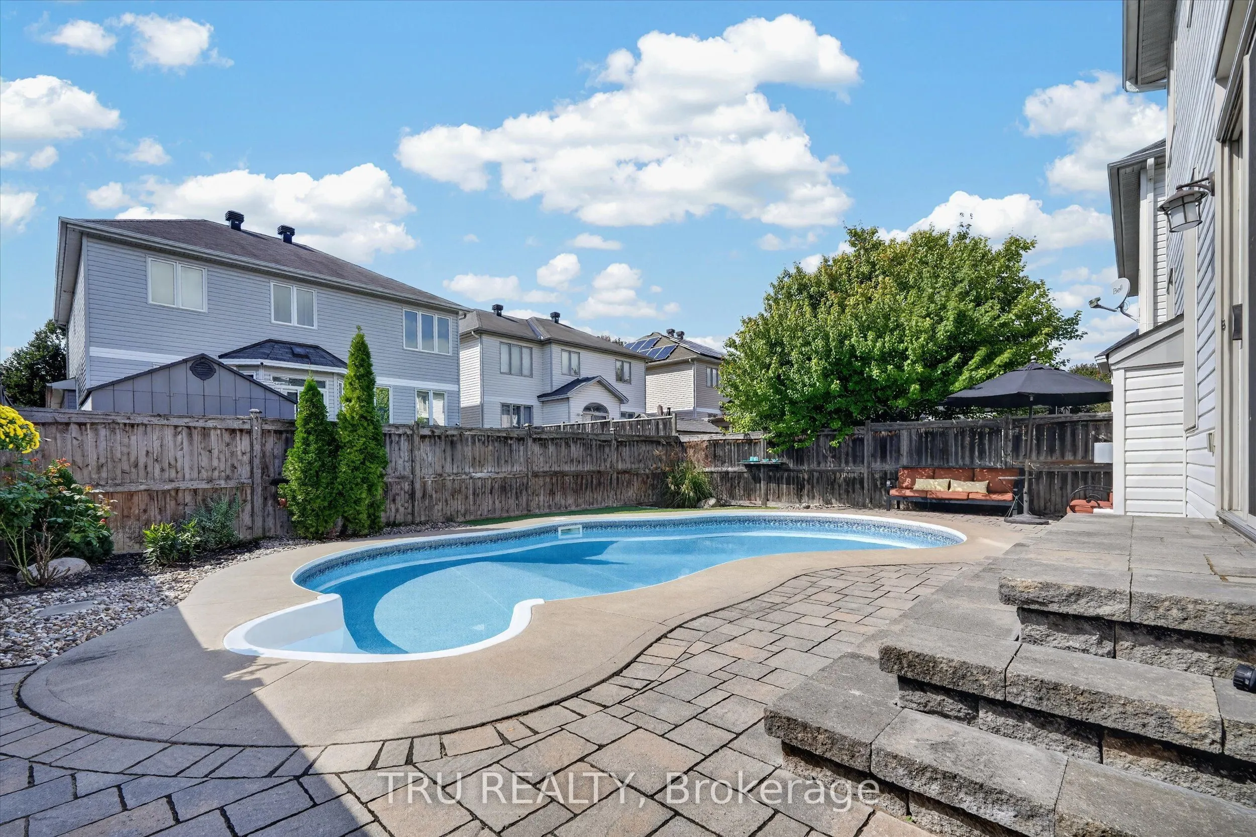 325 Upcountry Drive E