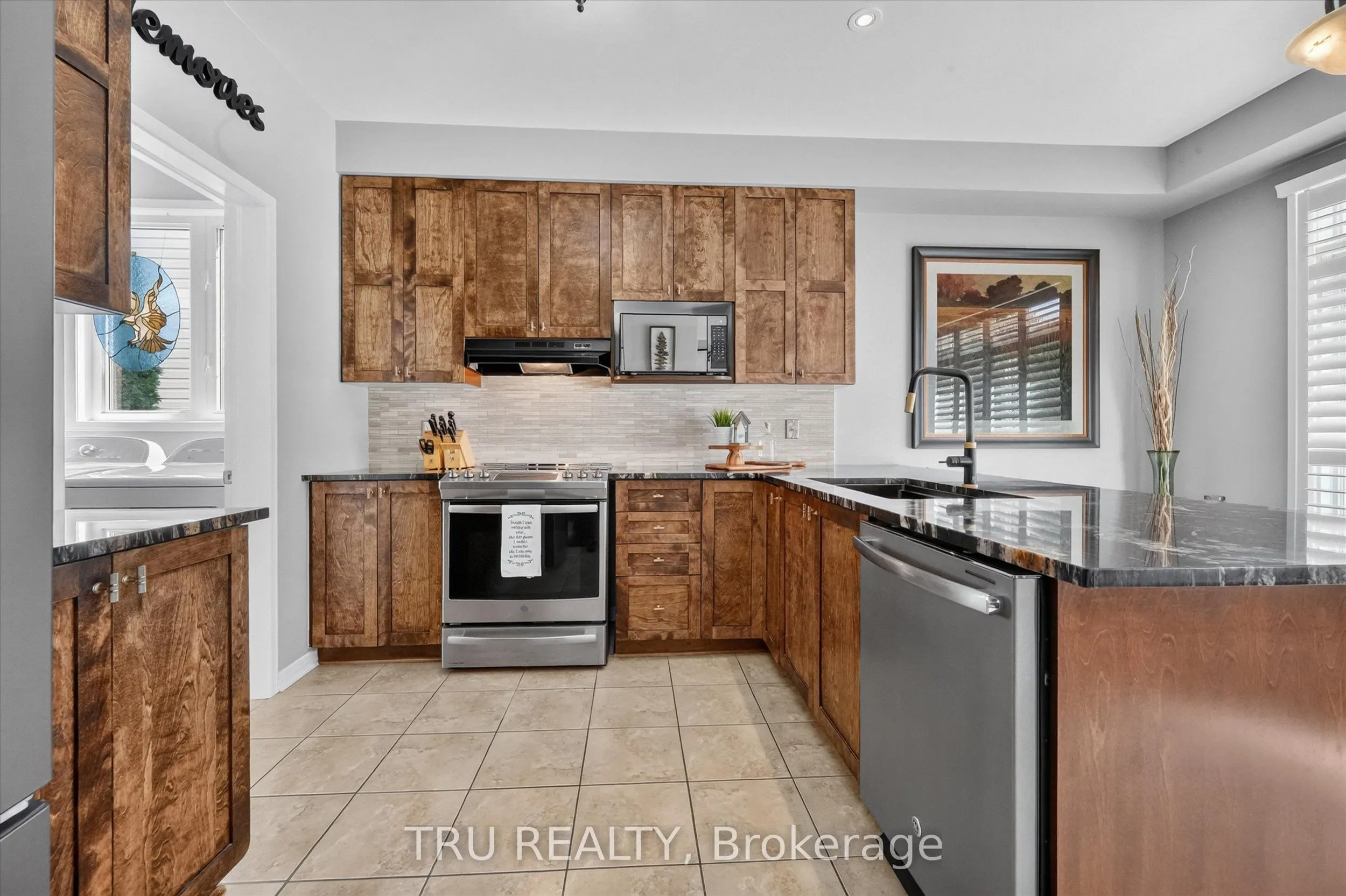 325 Upcountry Drive E
