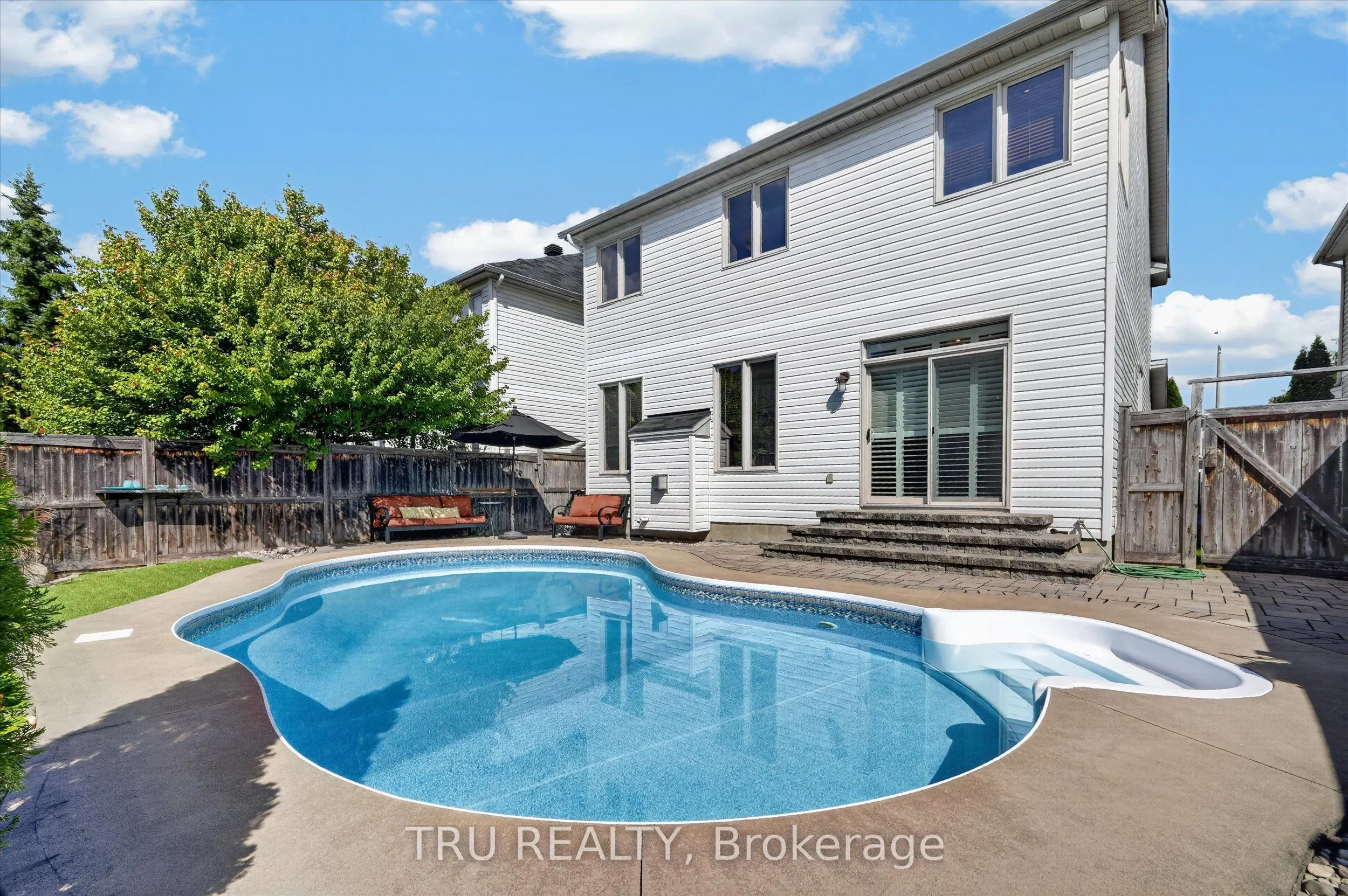 325 Upcountry Drive E