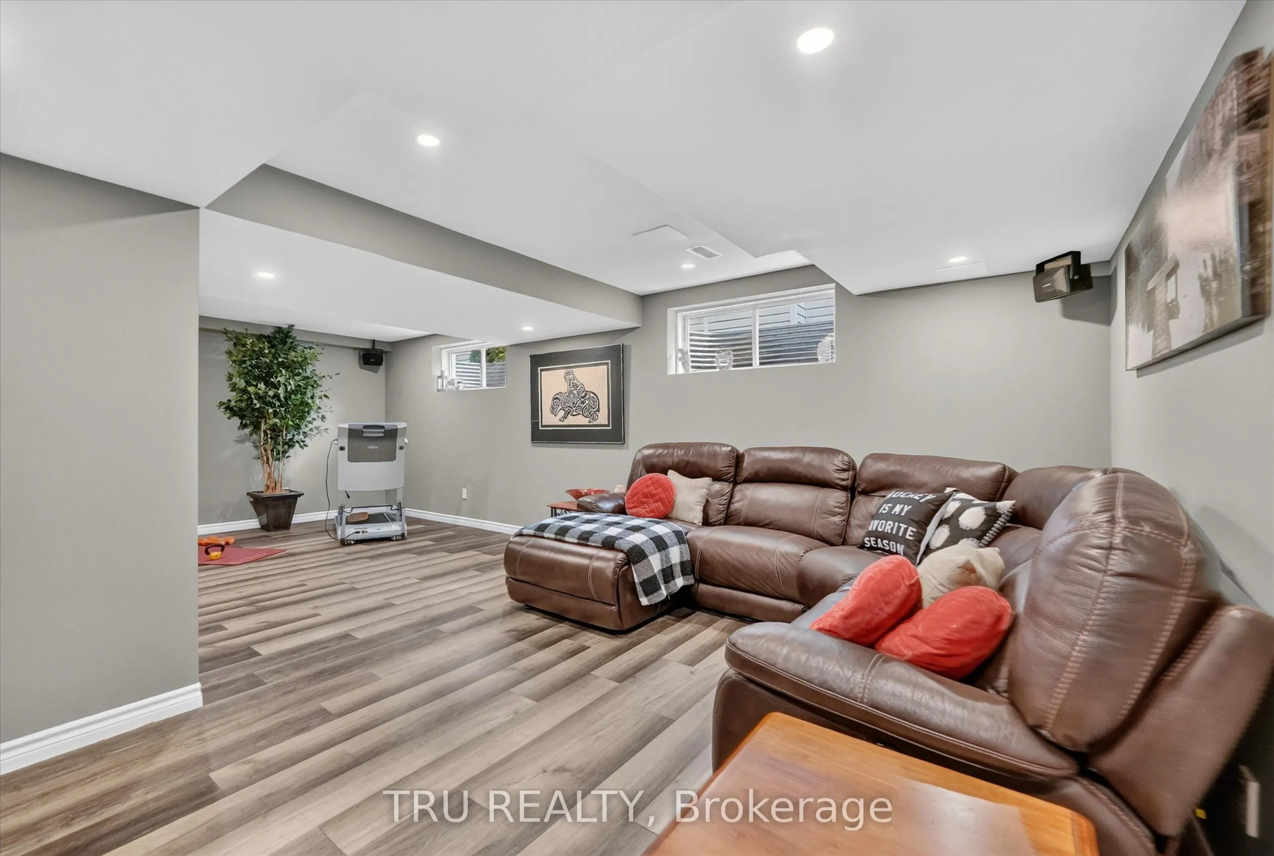 325 Upcountry Drive E