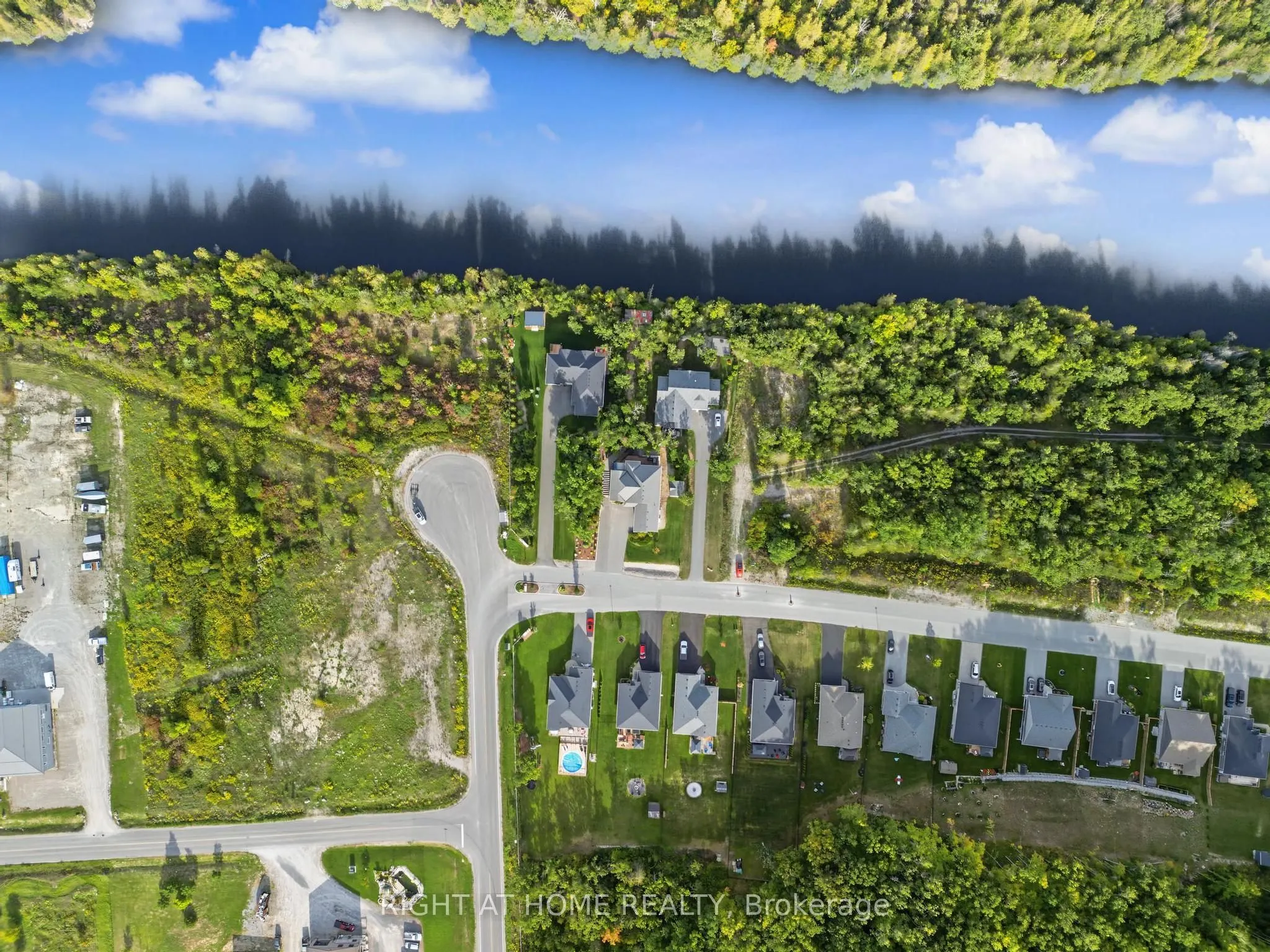 3 Riverside Trail