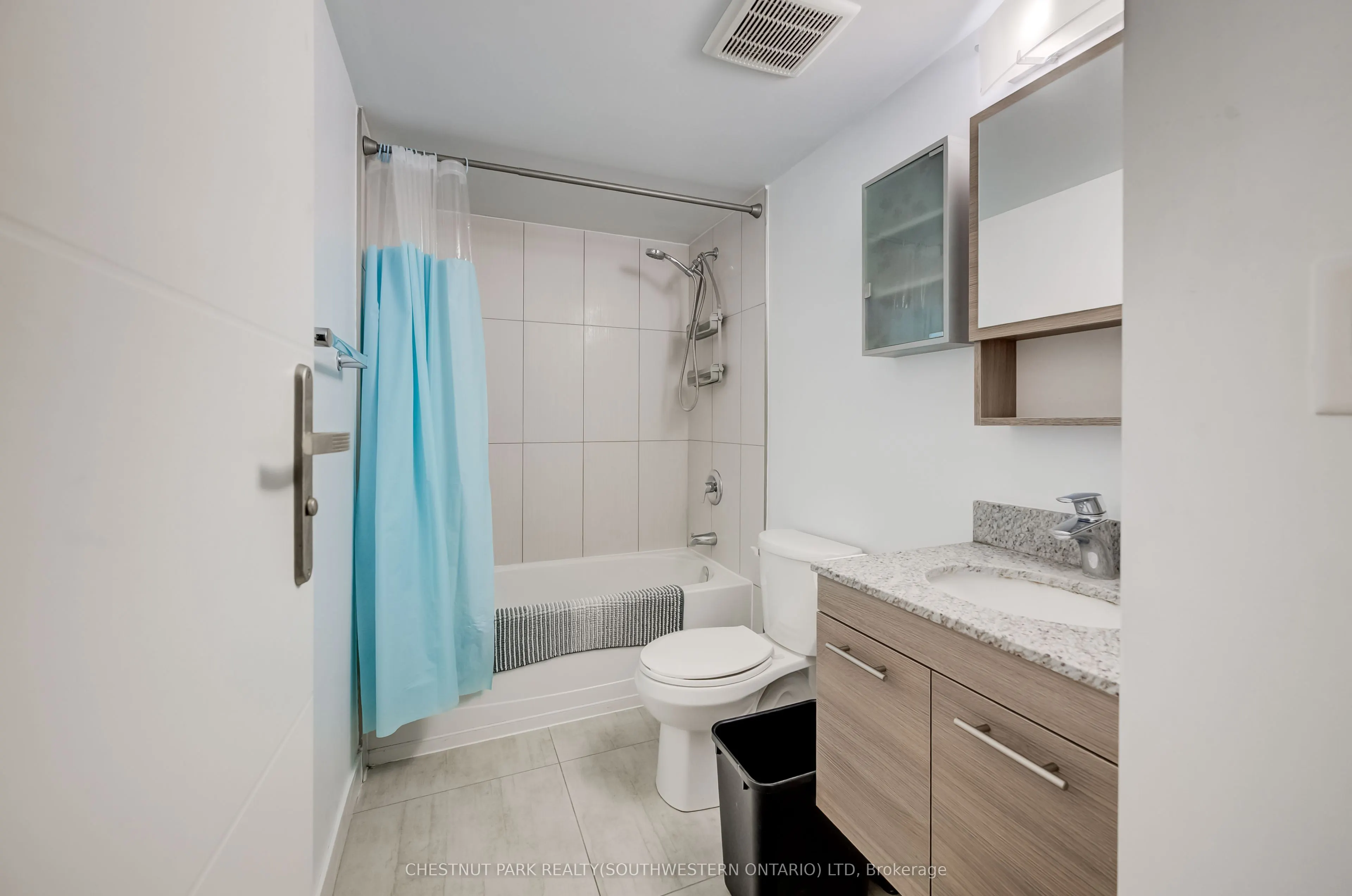 338 Albert Street #114