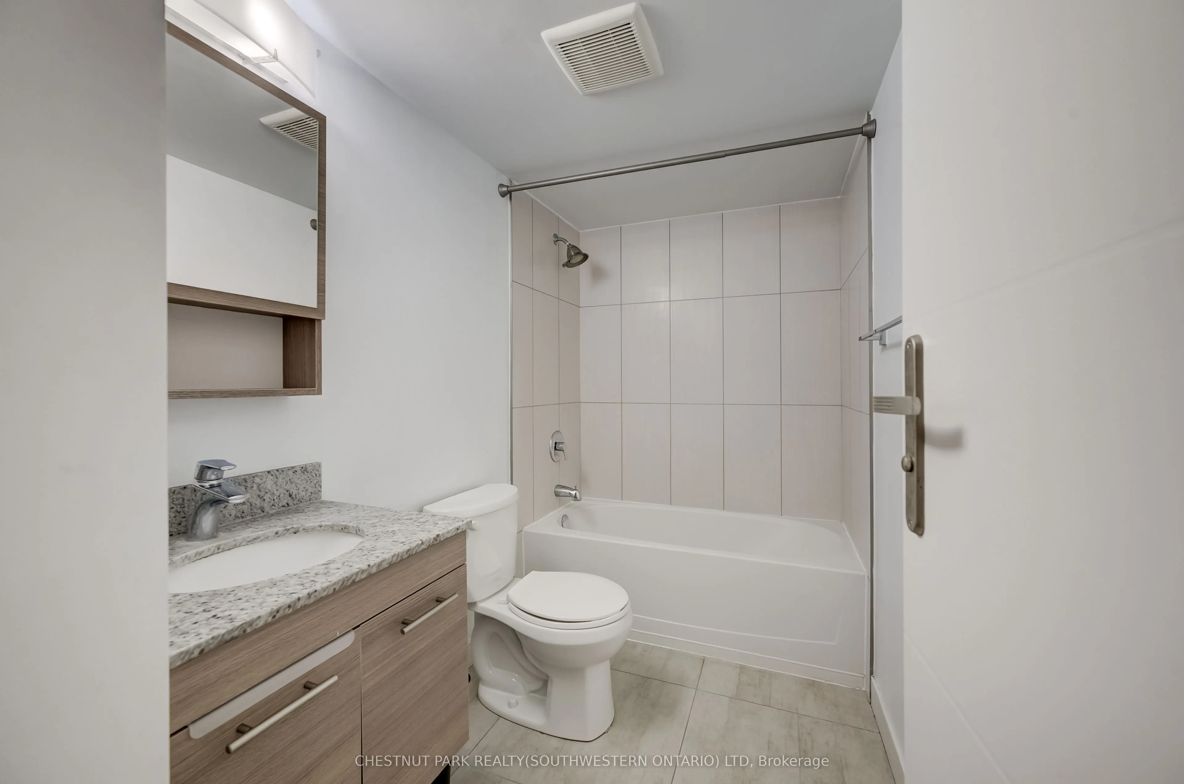 338 Albert Street #114