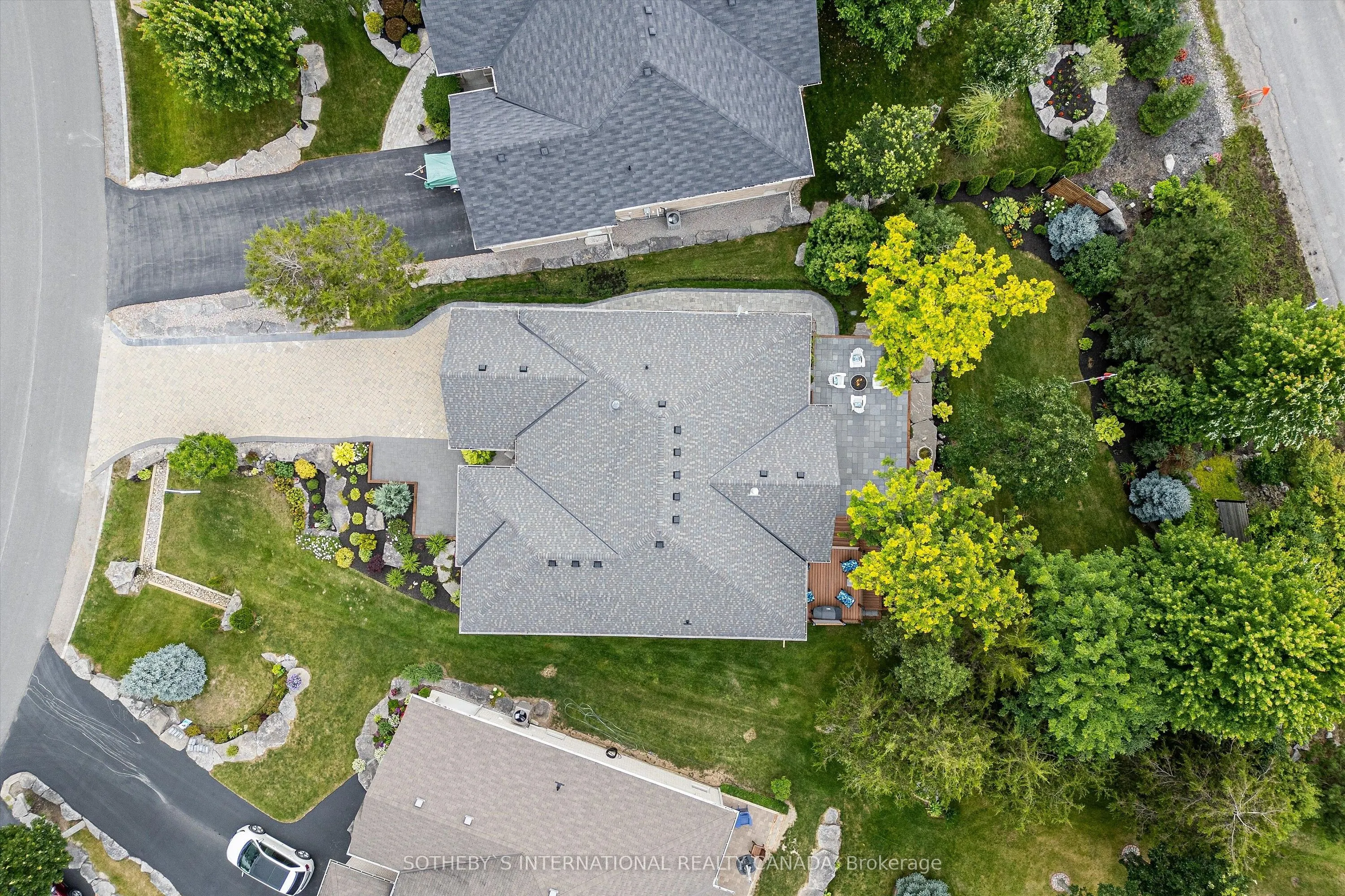 33 South Harbour Drive