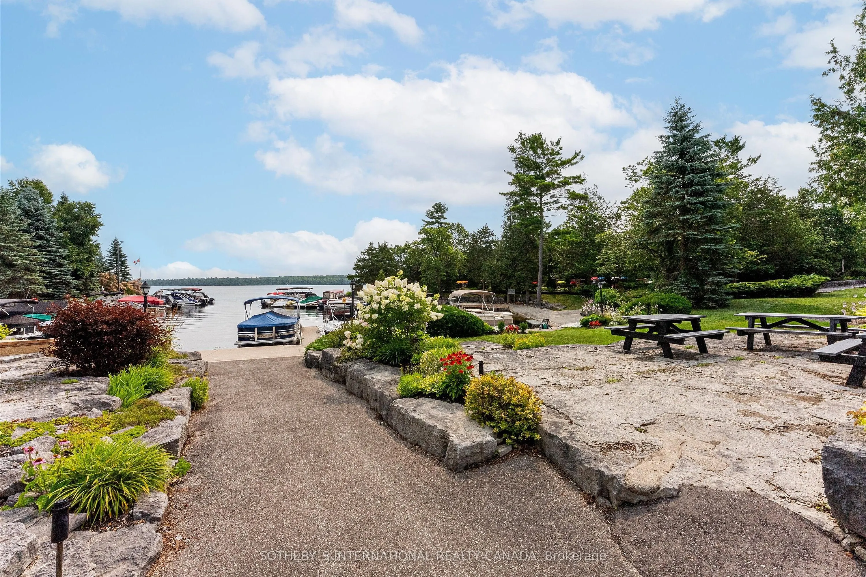 33 South Harbour Drive