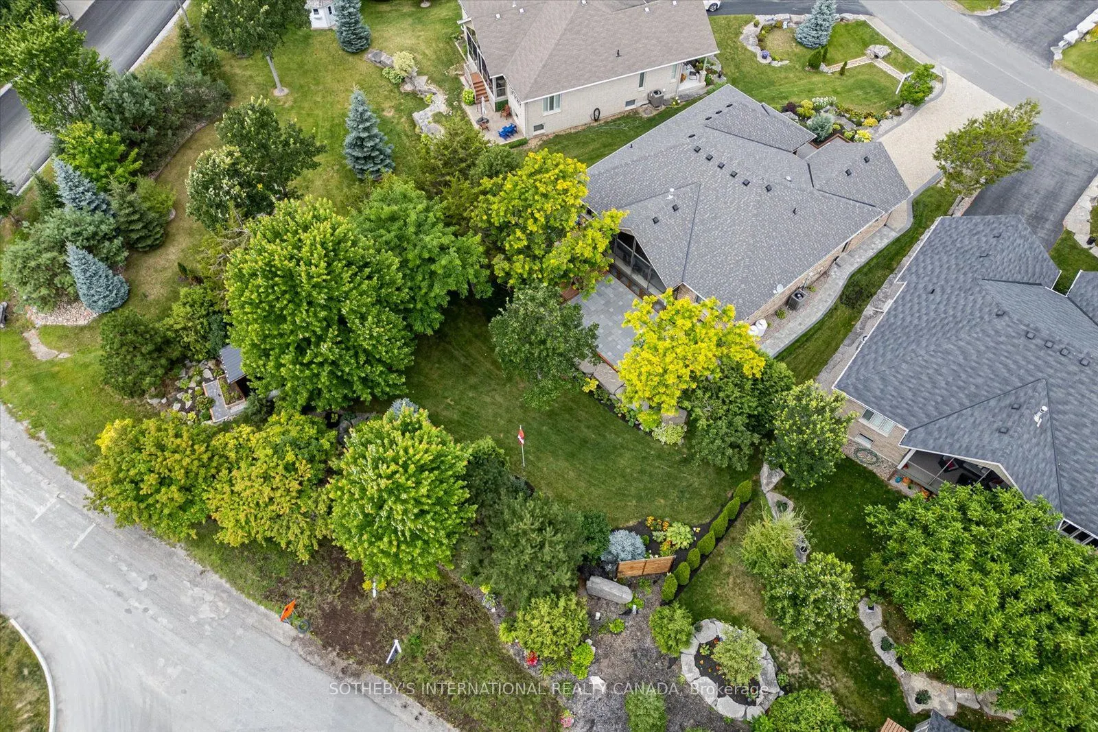 33 South Harbour Drive