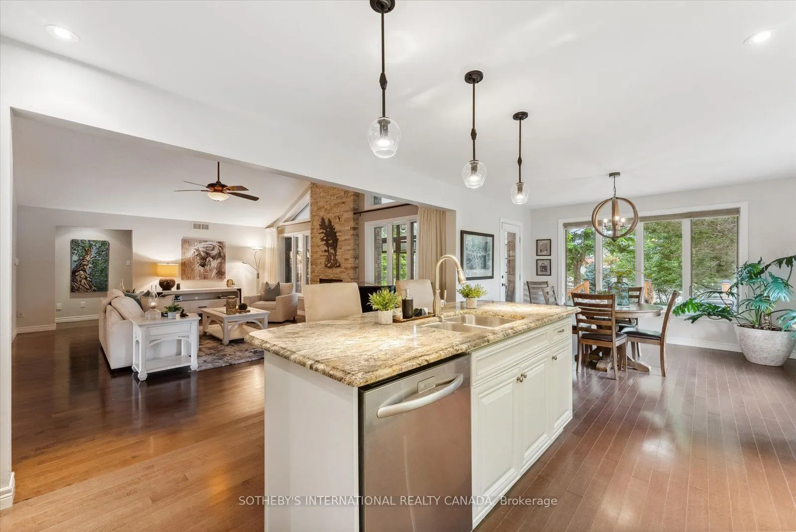 33 South Harbour Drive