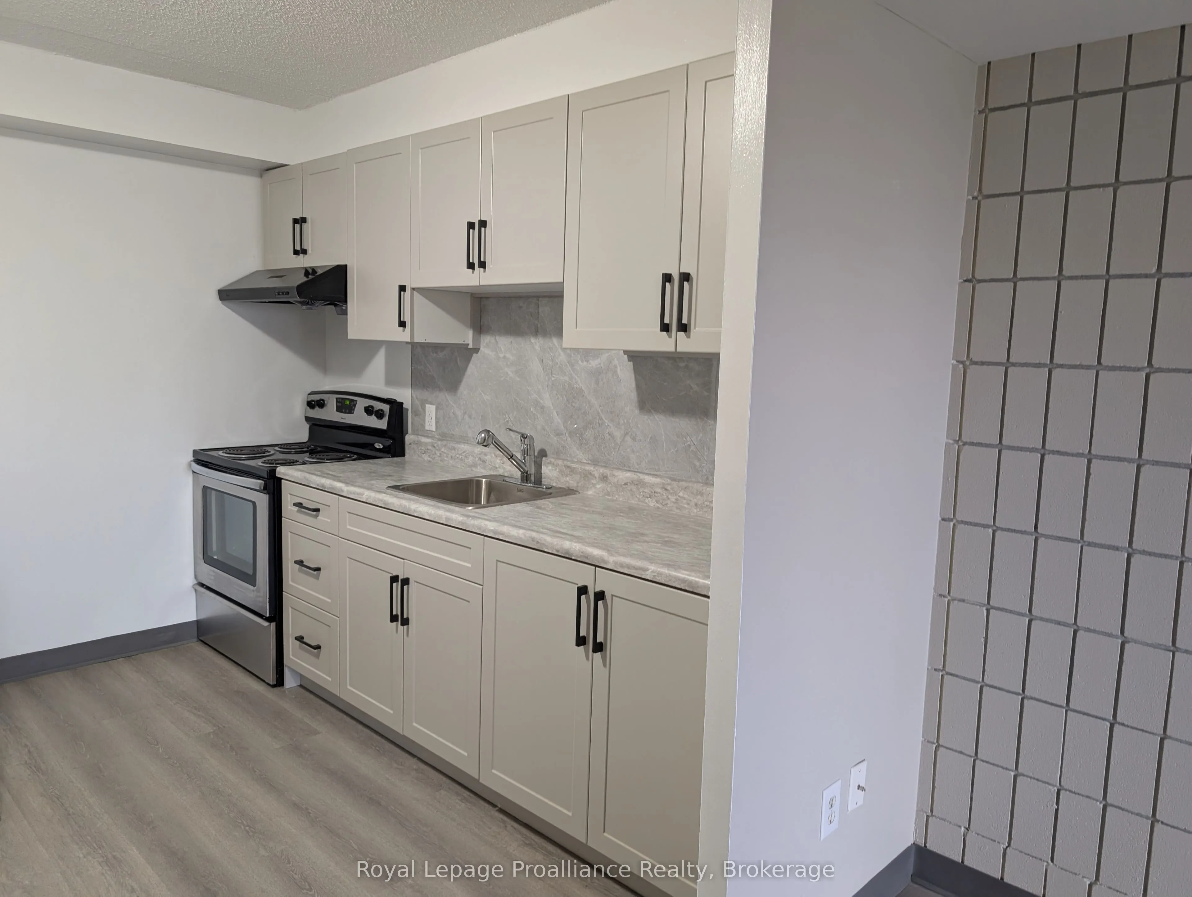 1837 Lansdowne Street W #4
