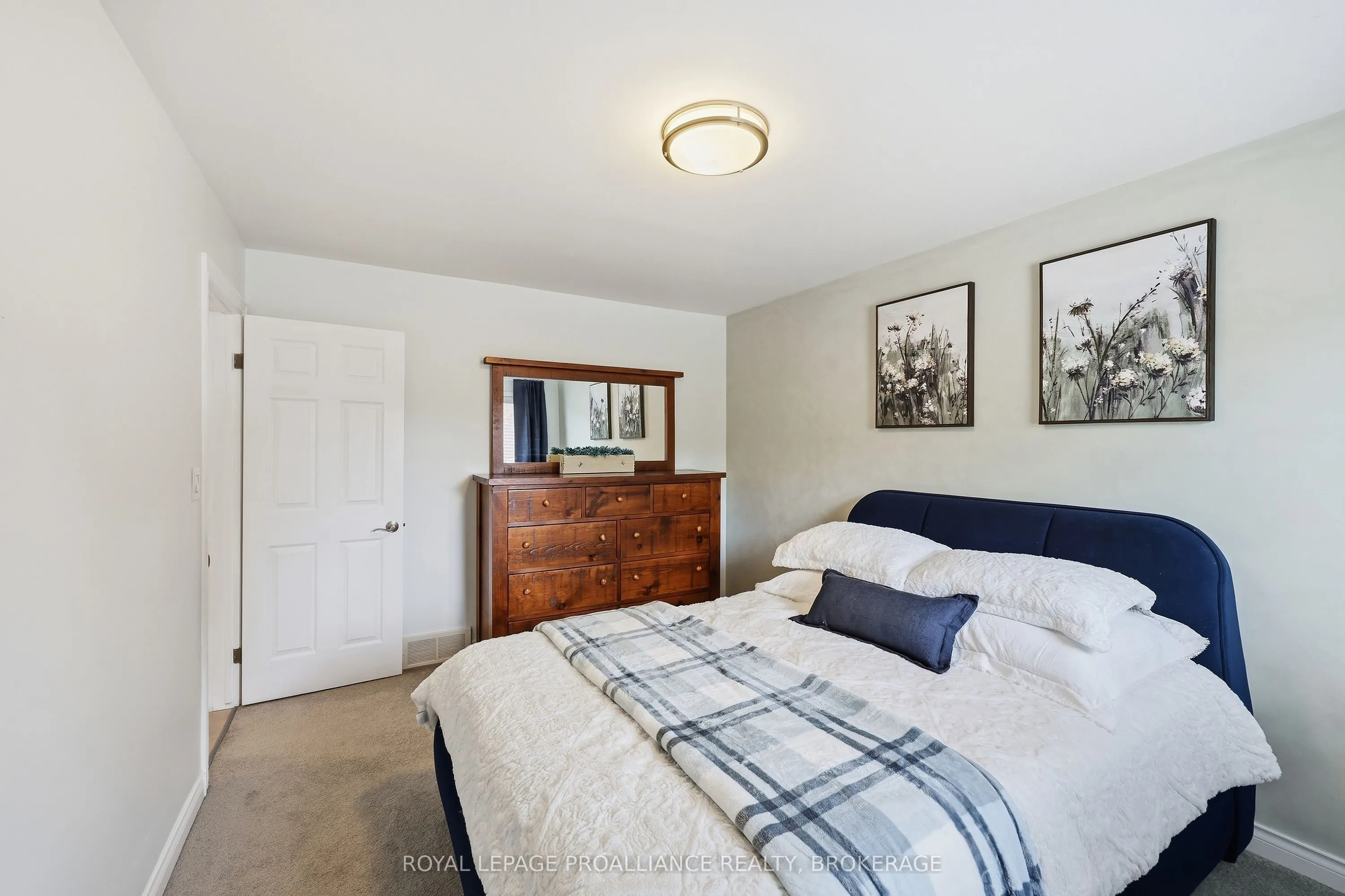 503 Canterbury Crescent