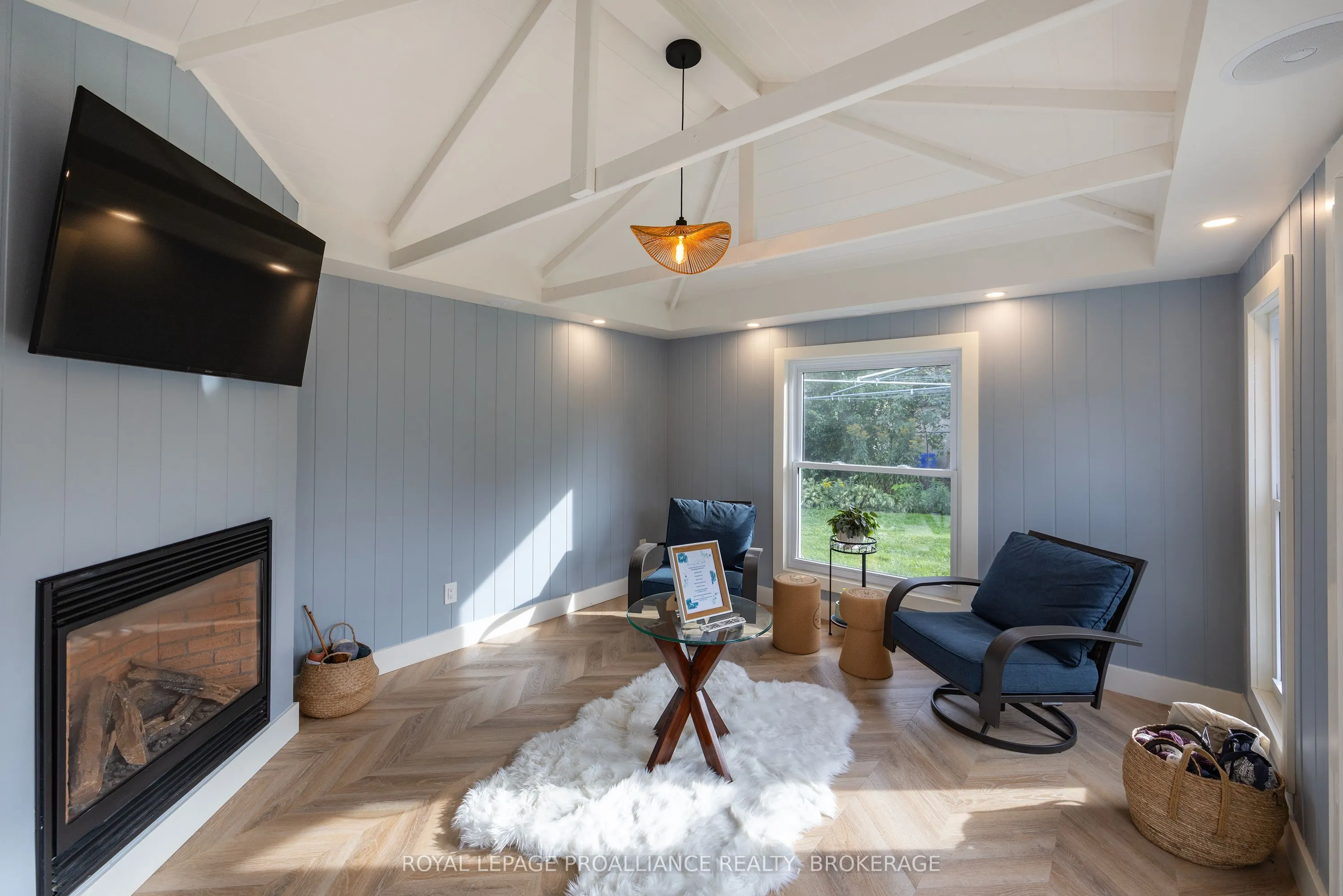 503 Canterbury Crescent