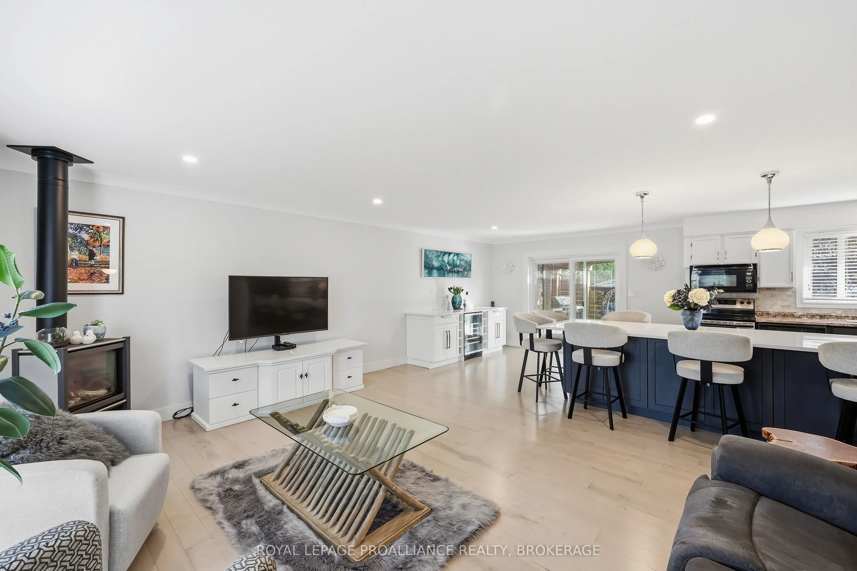 503 Canterbury Crescent