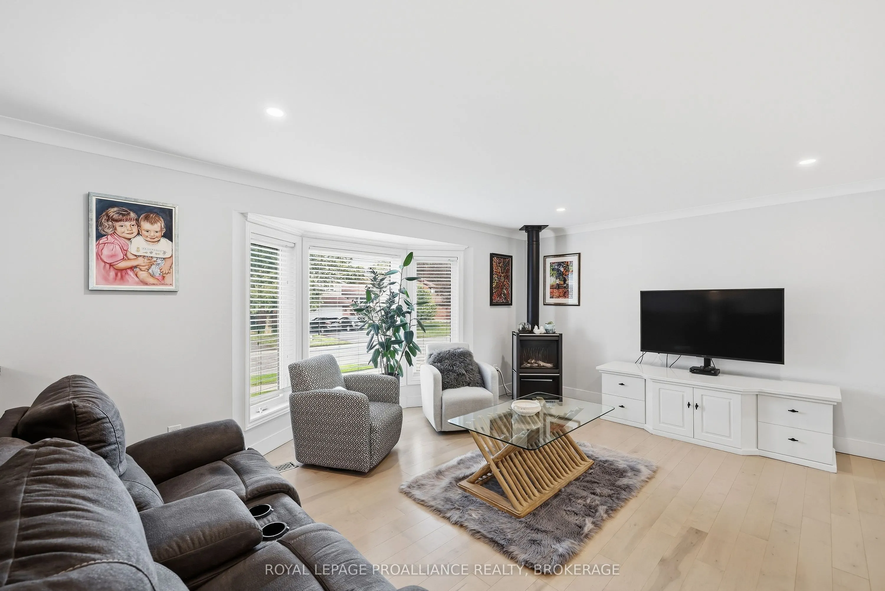 503 Canterbury Crescent