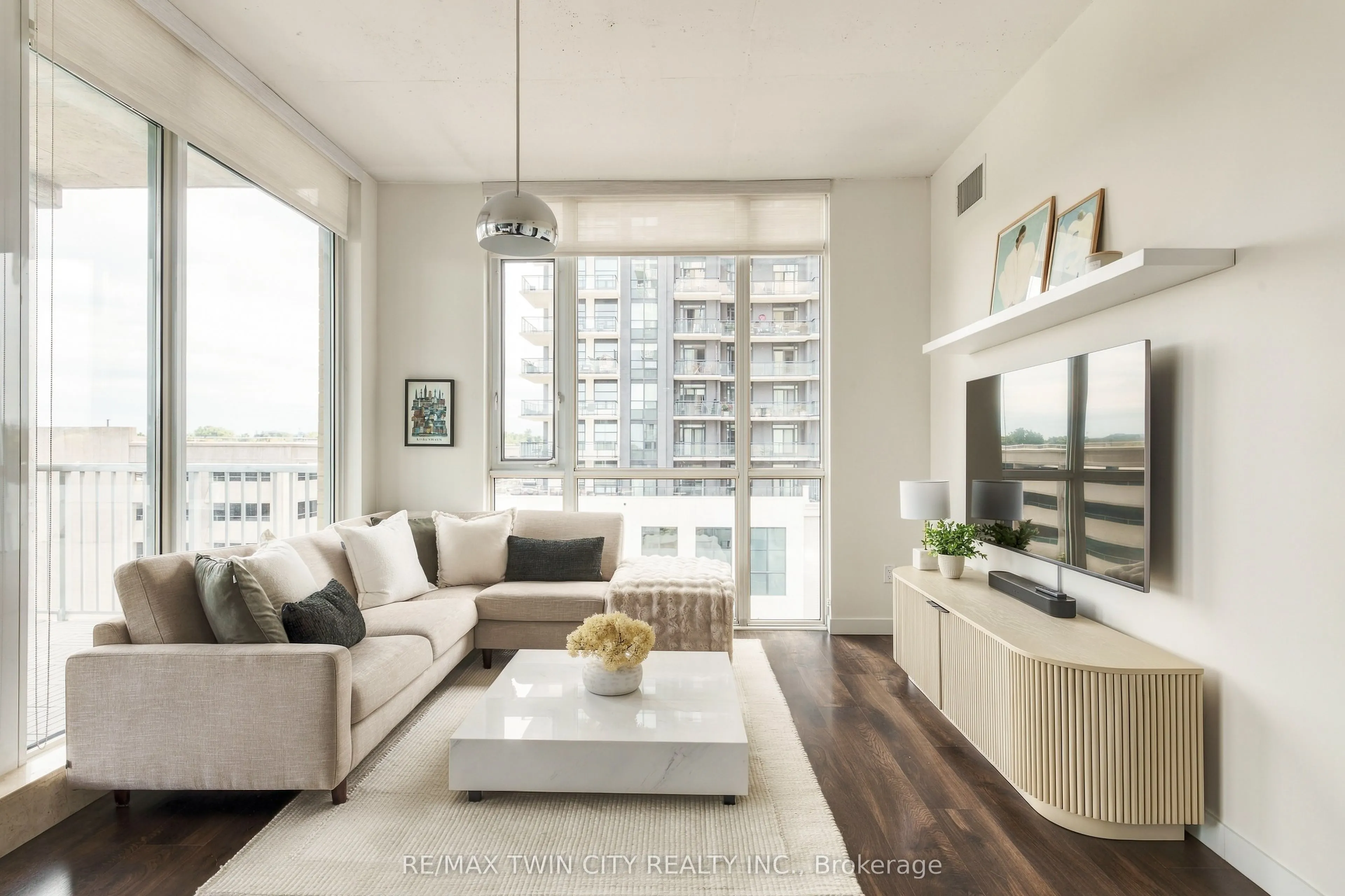 191 King Street S #511