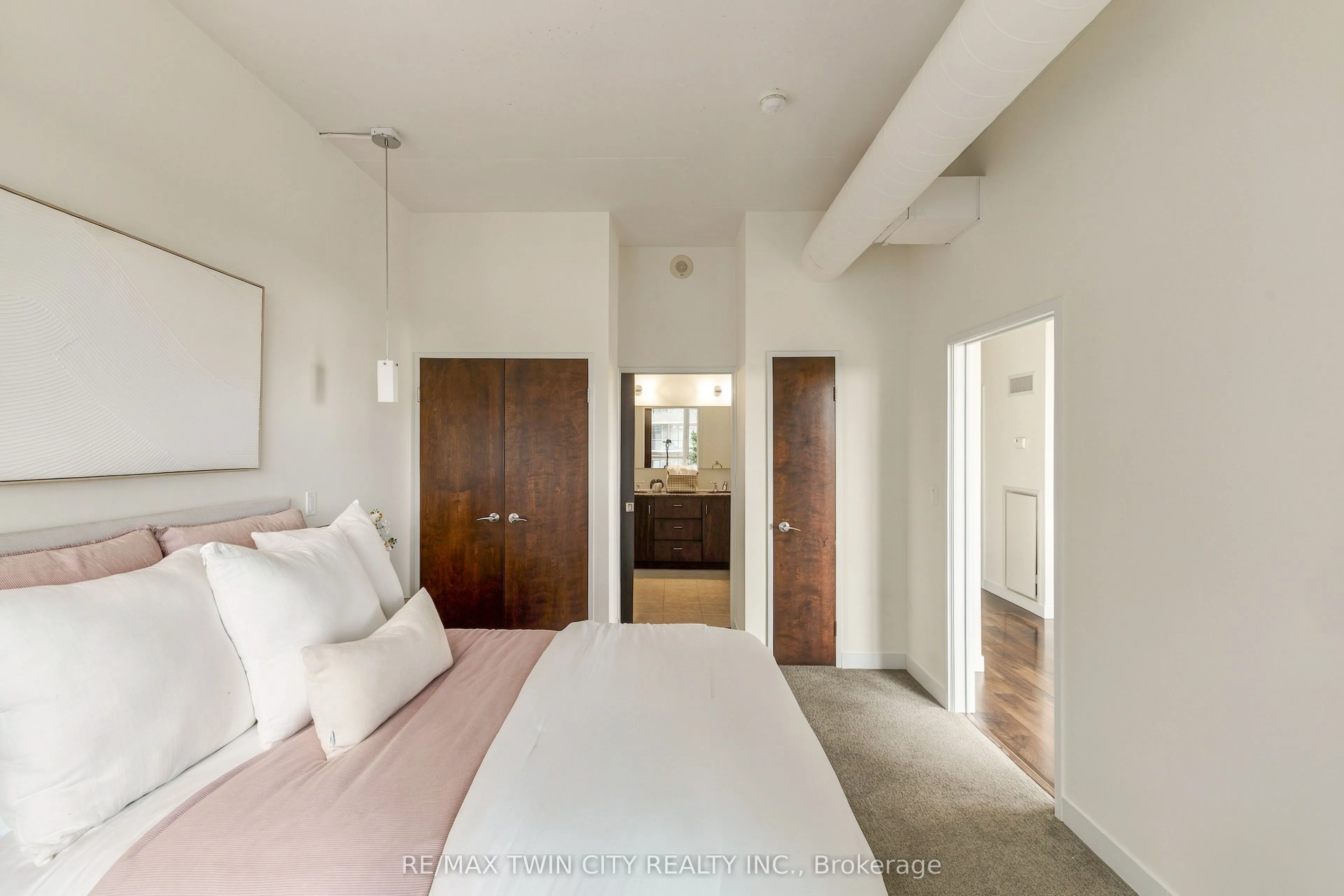 191 King Street S #511