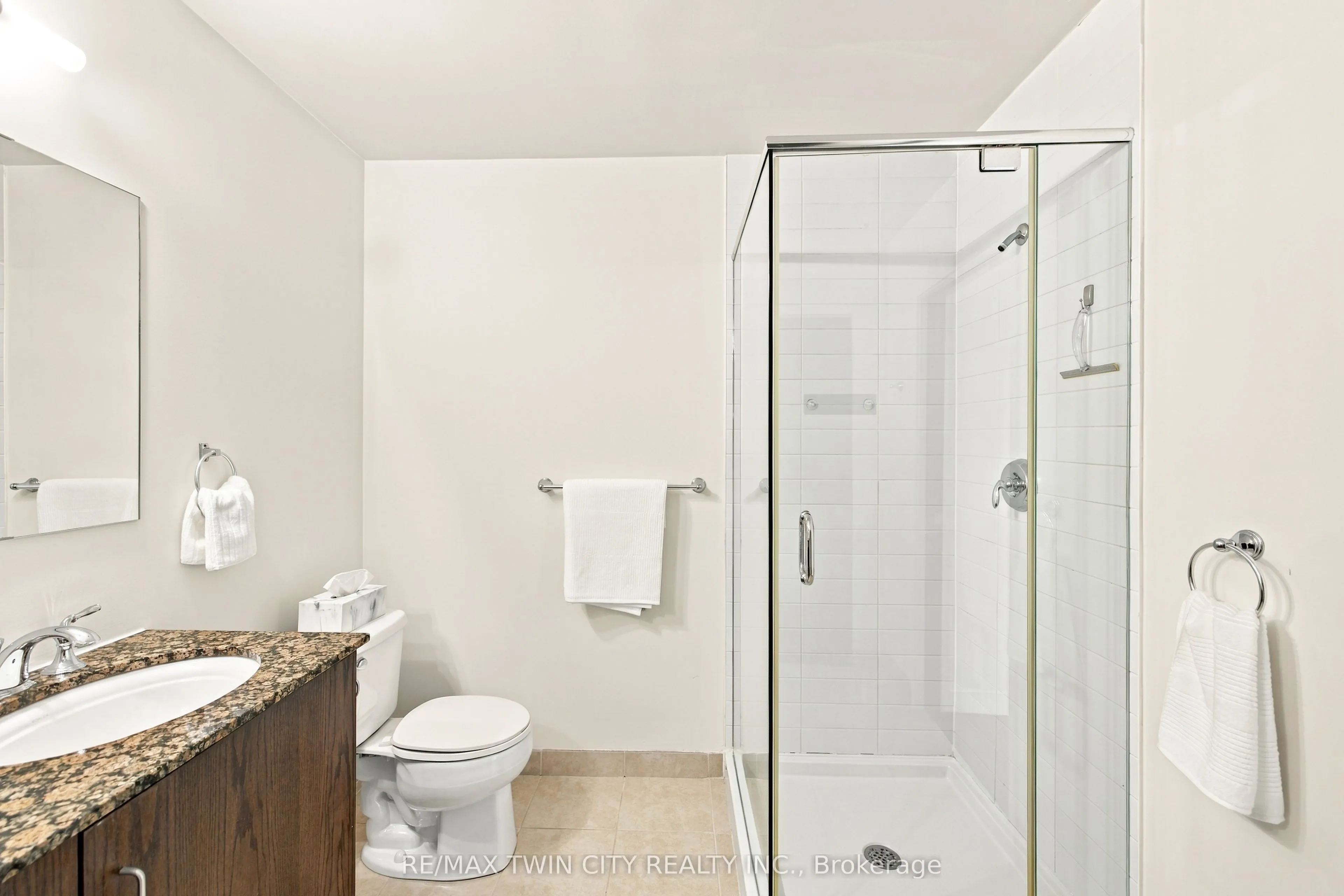191 King Street S #511