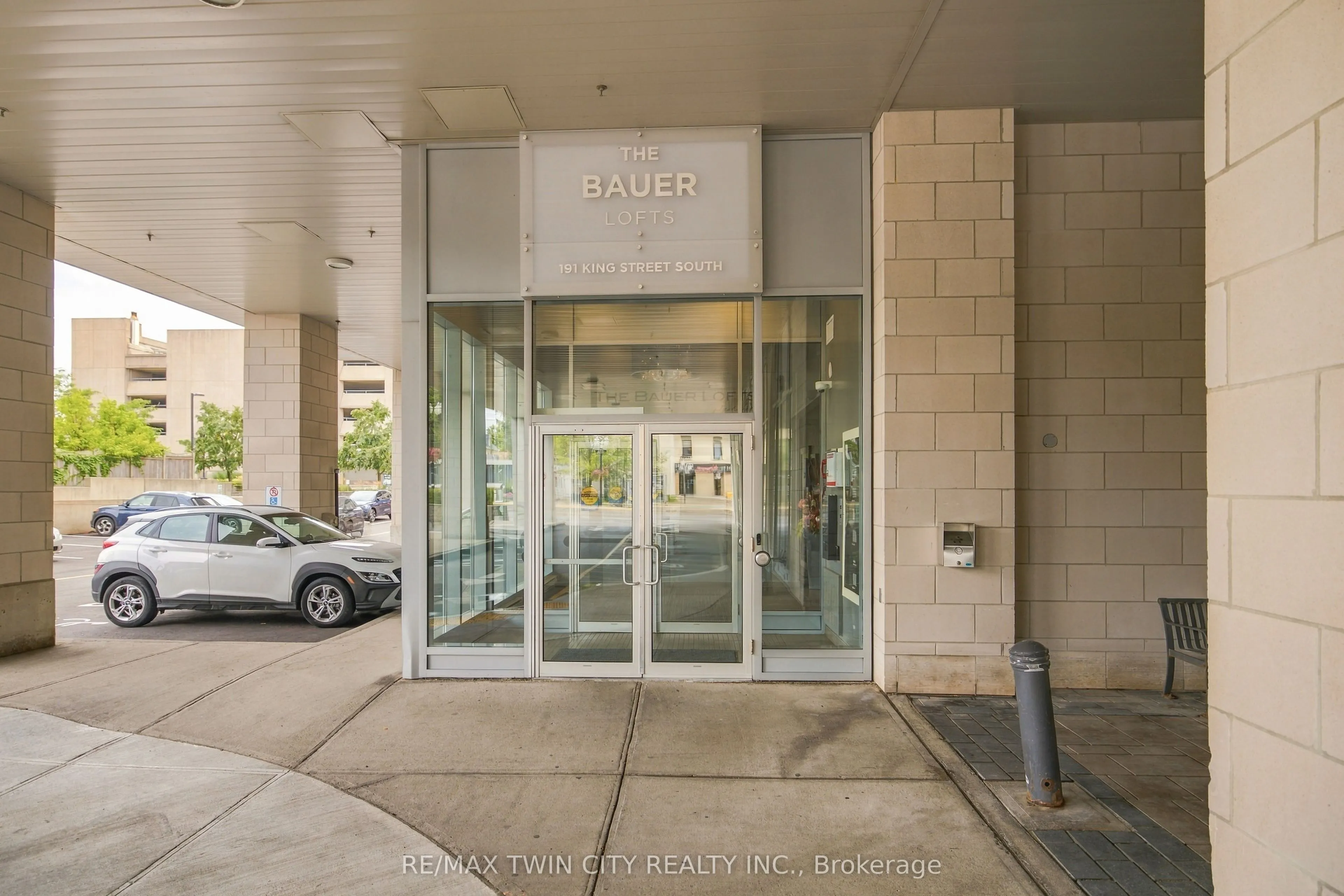 191 King Street S #511
