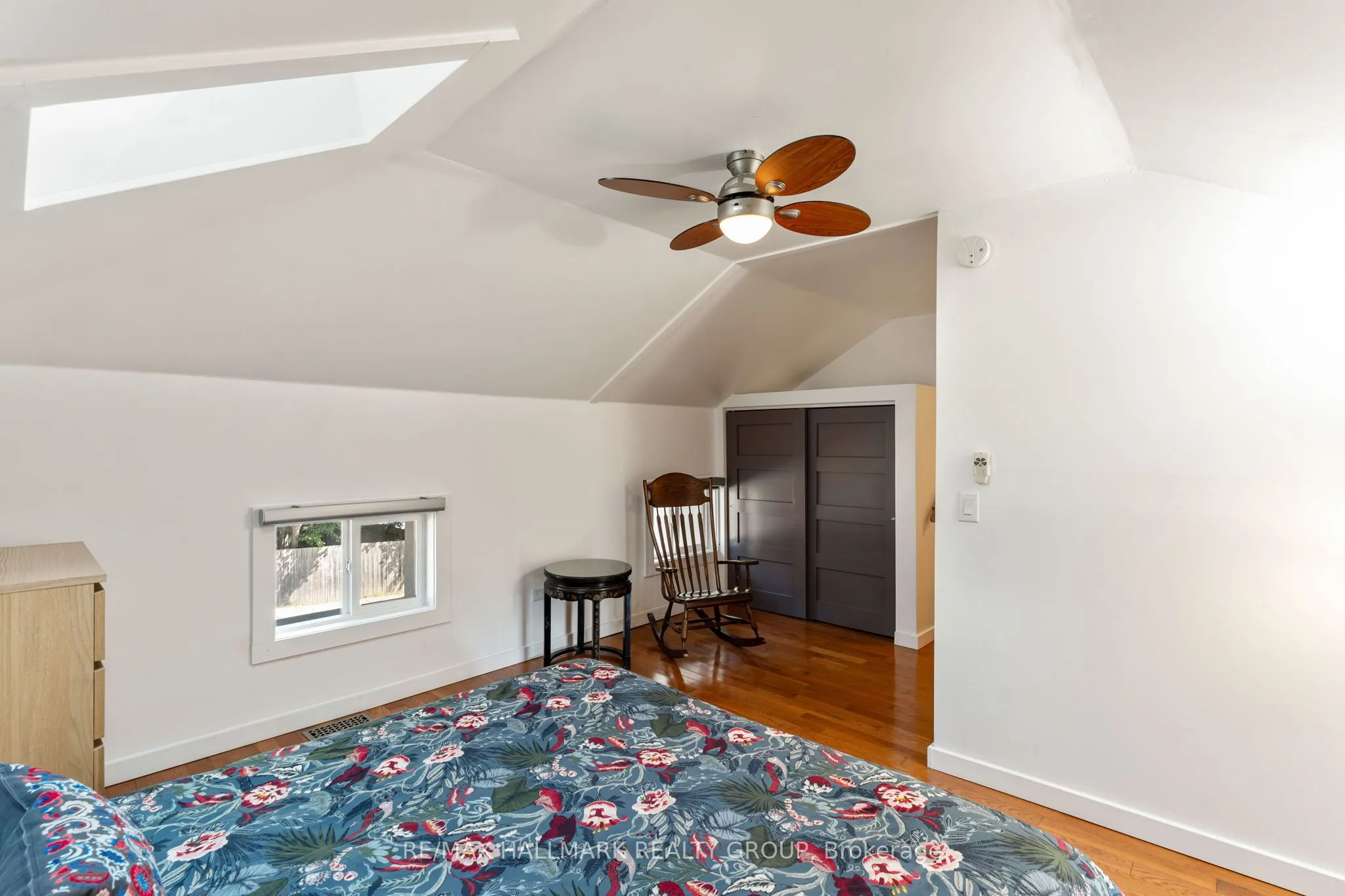 404 Henry Street W