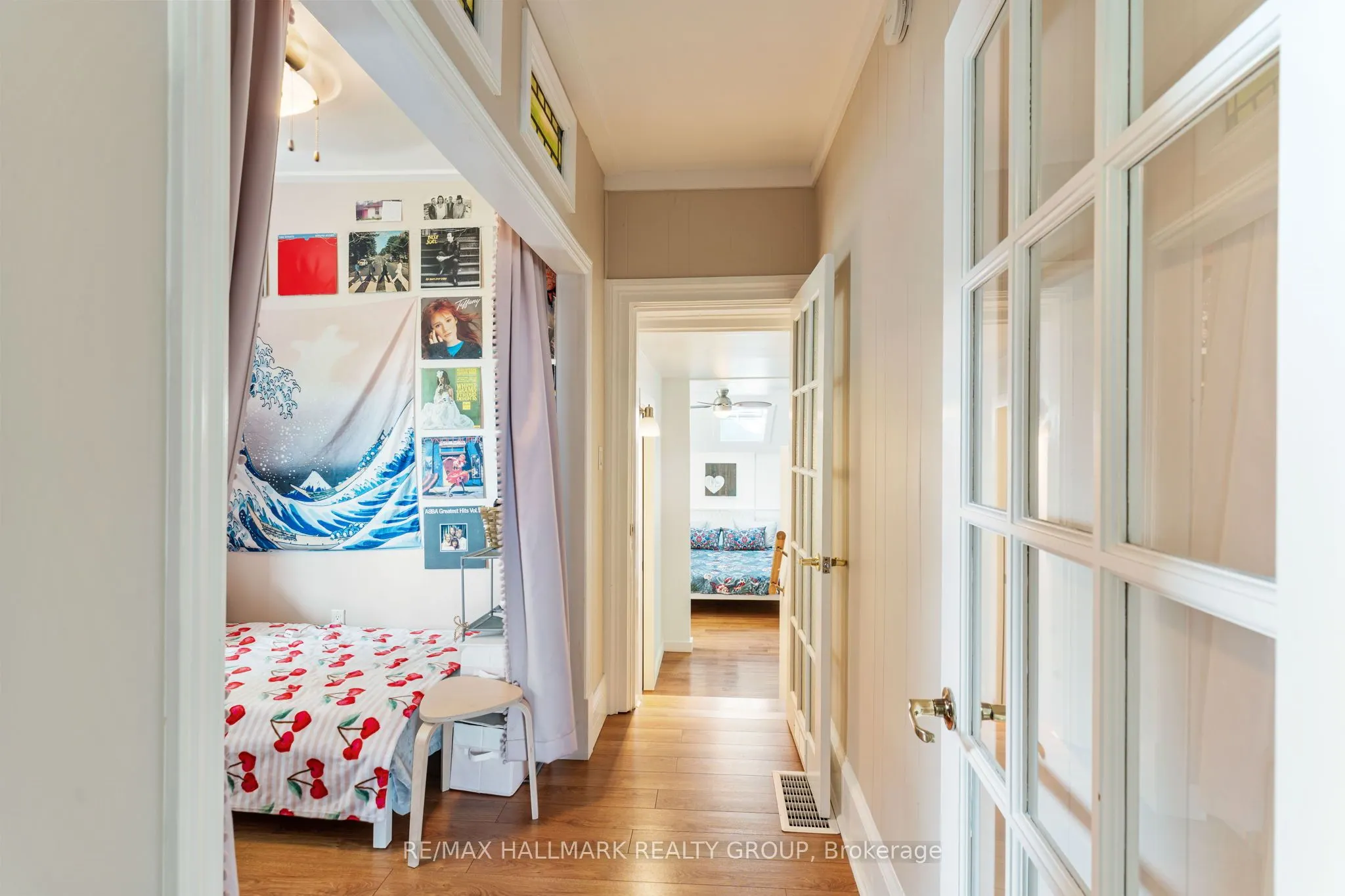 404 Henry Street W