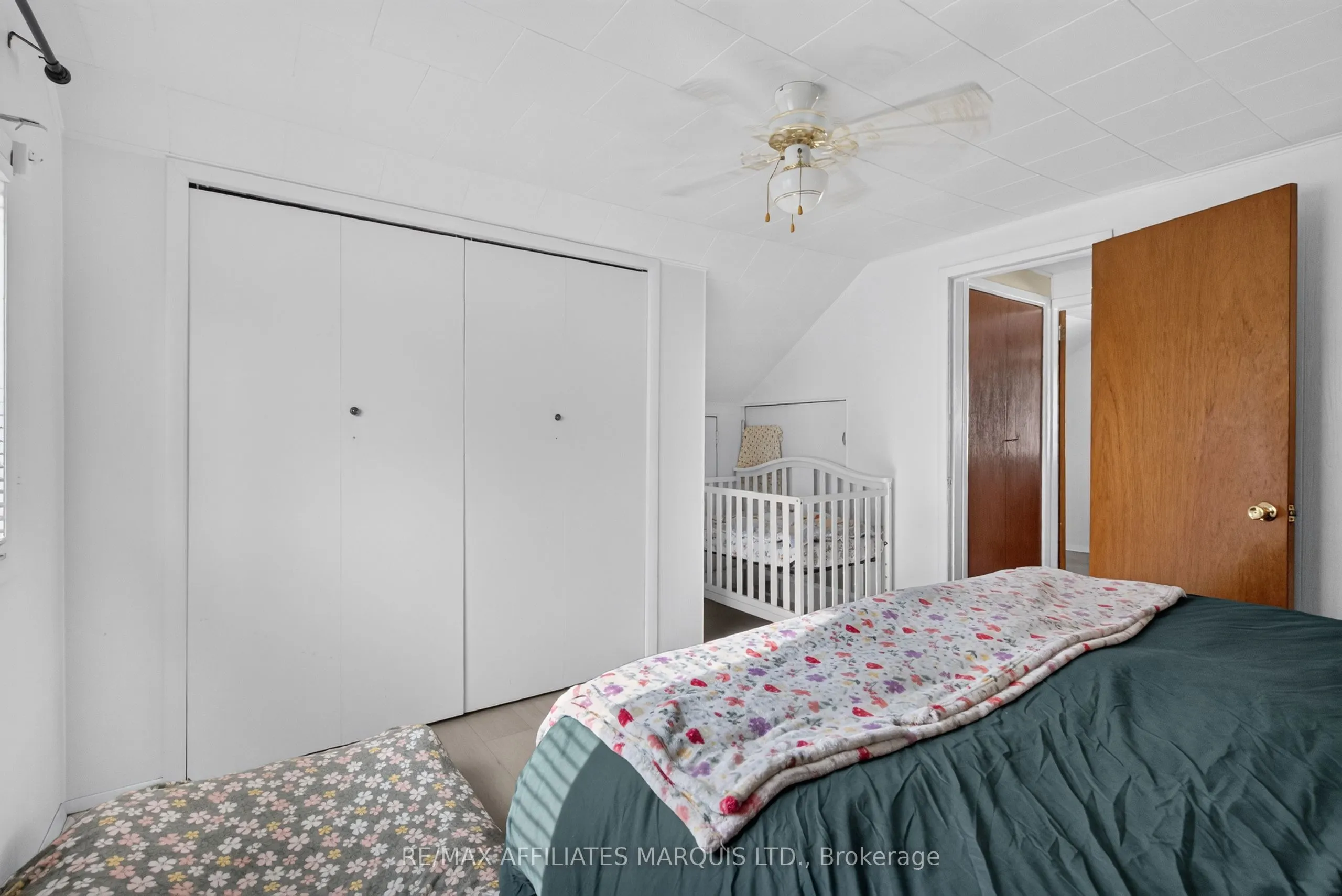 41 Eleventh Street E