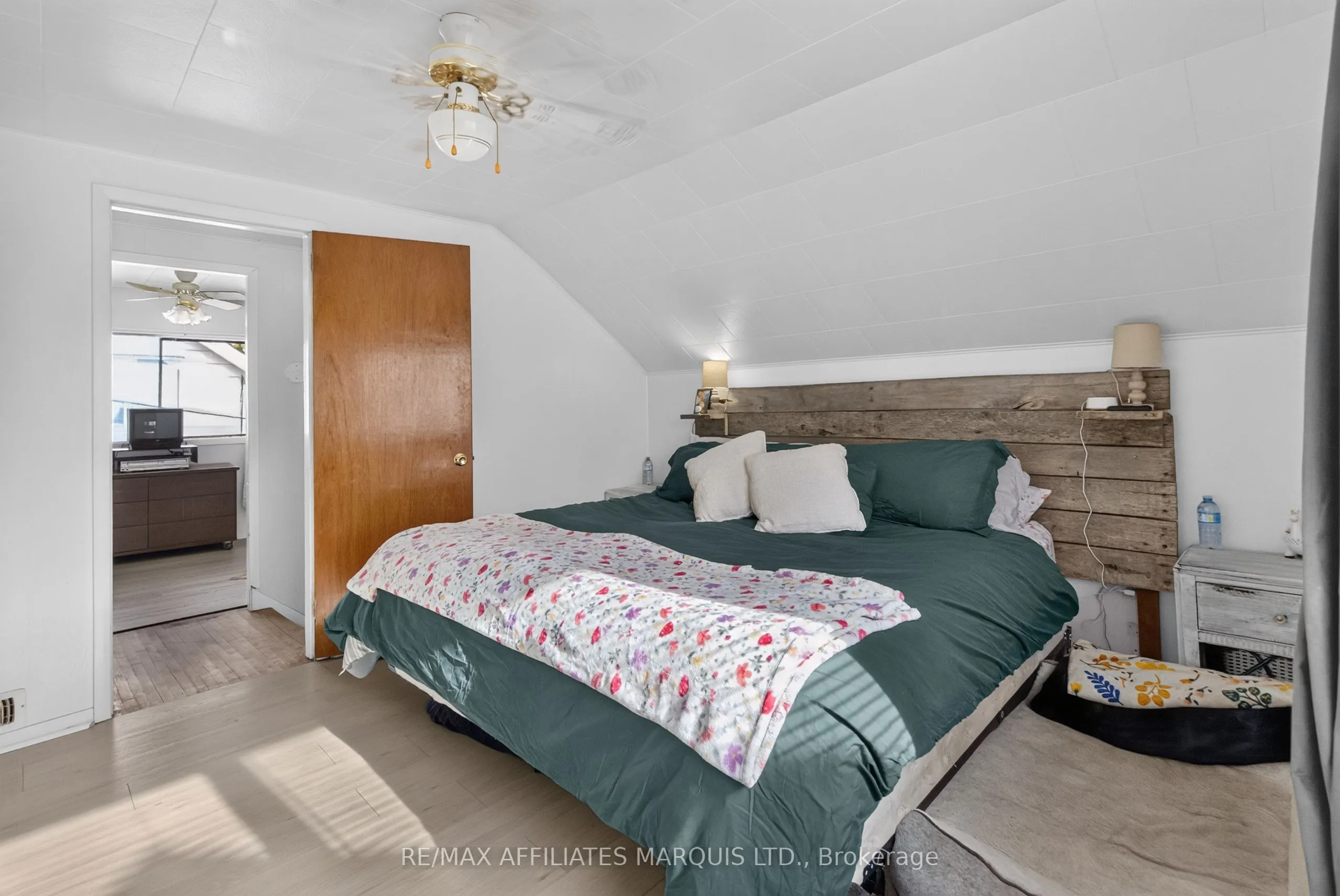 41 Eleventh Street E