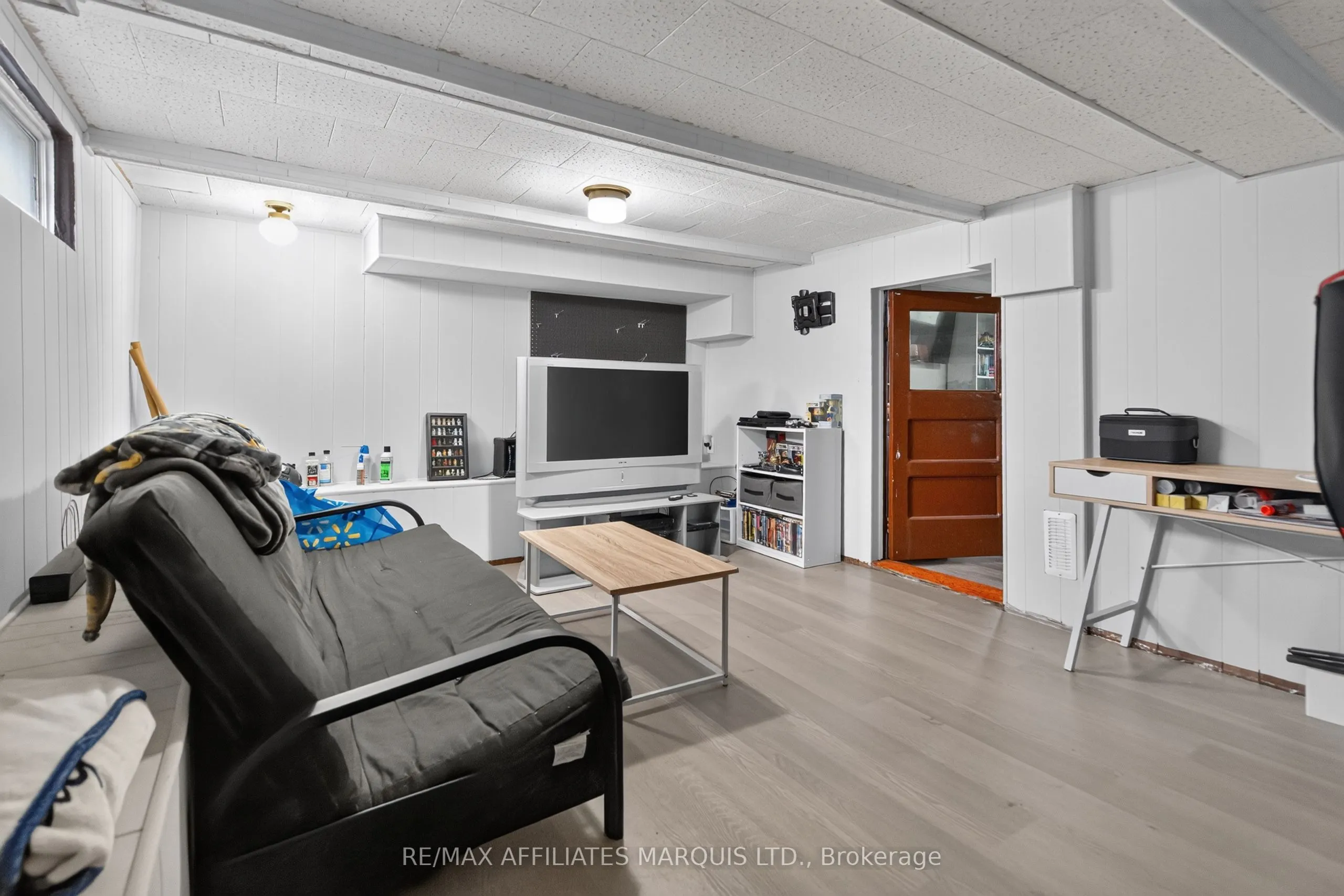 41 Eleventh Street E