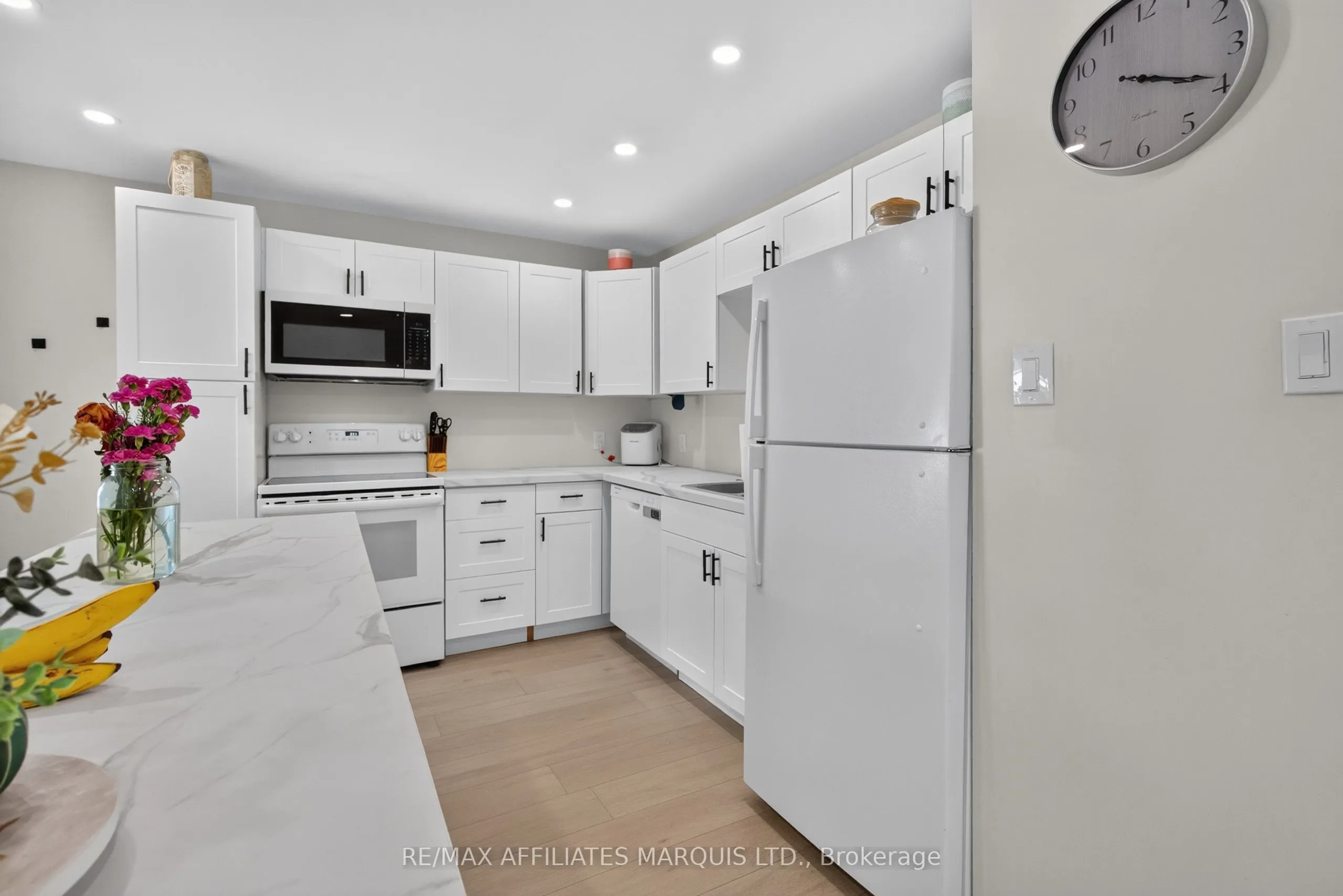 41 Eleventh Street E