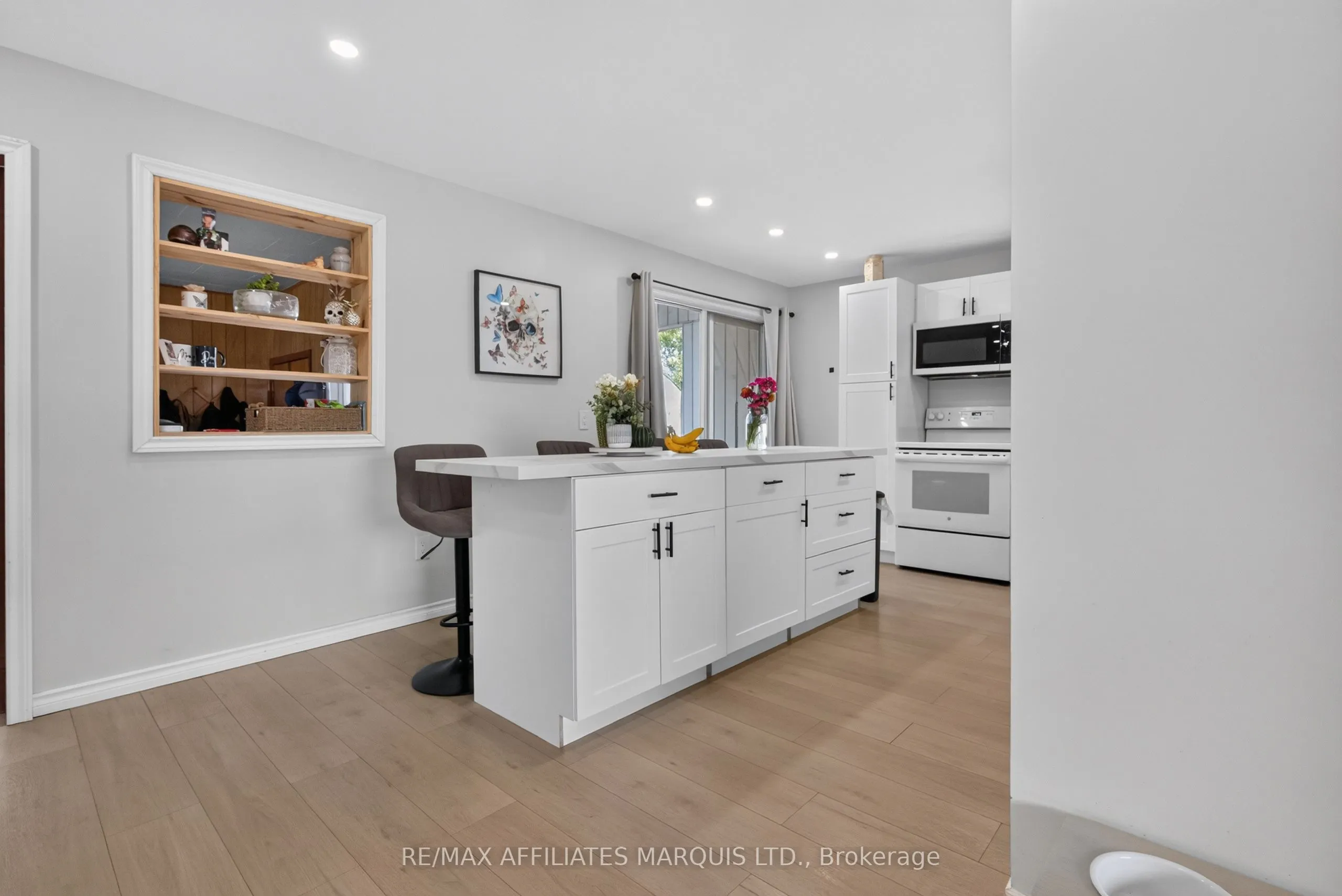 41 Eleventh Street E