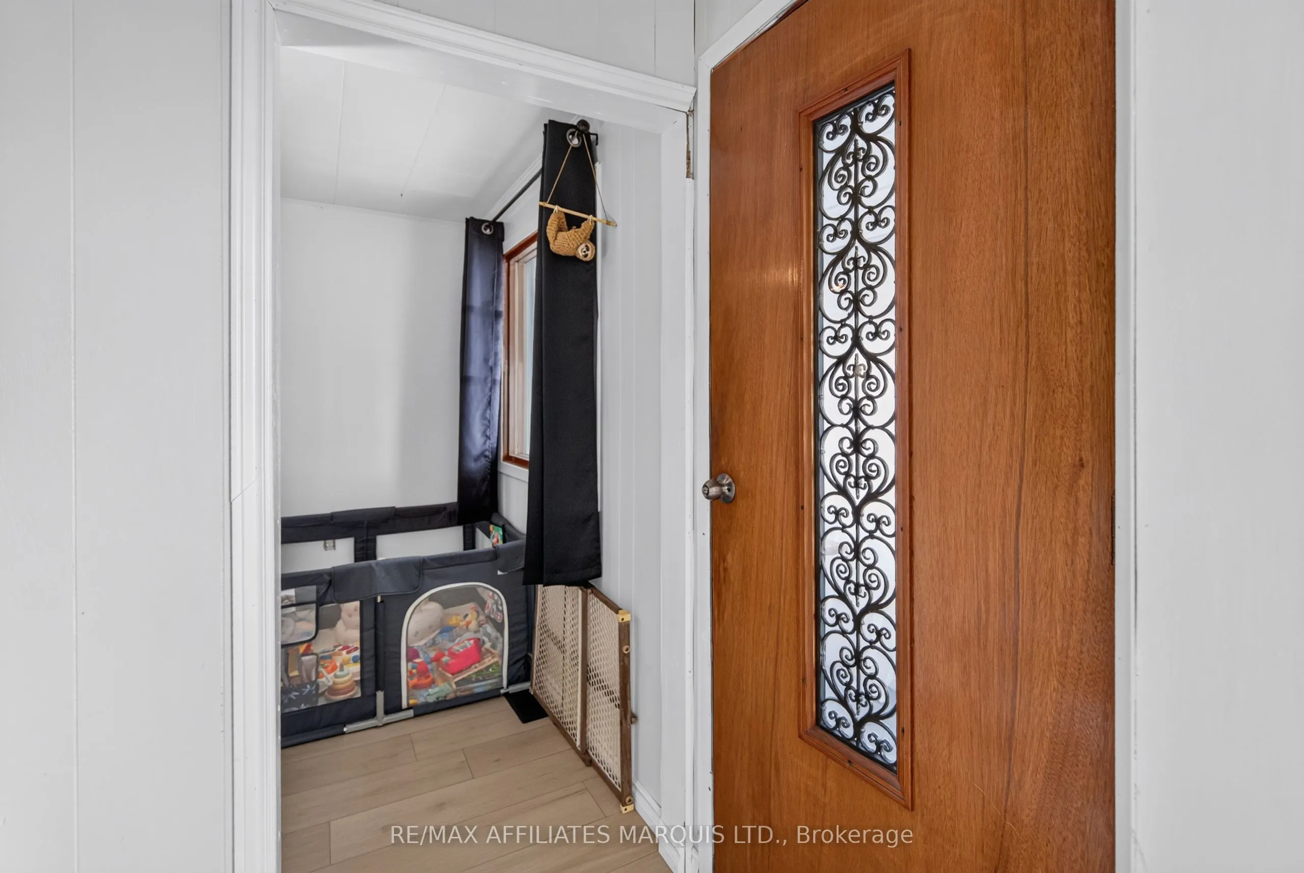 41 Eleventh Street E