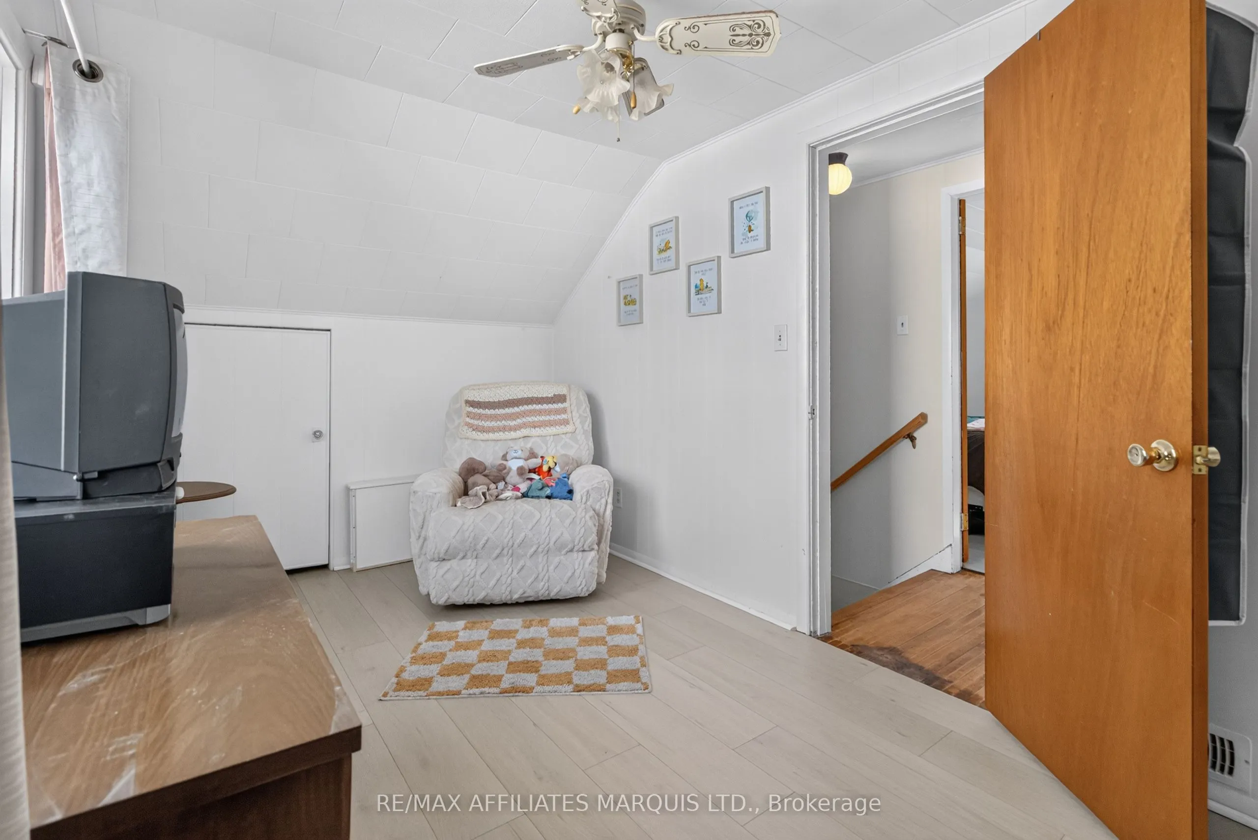 41 Eleventh Street E