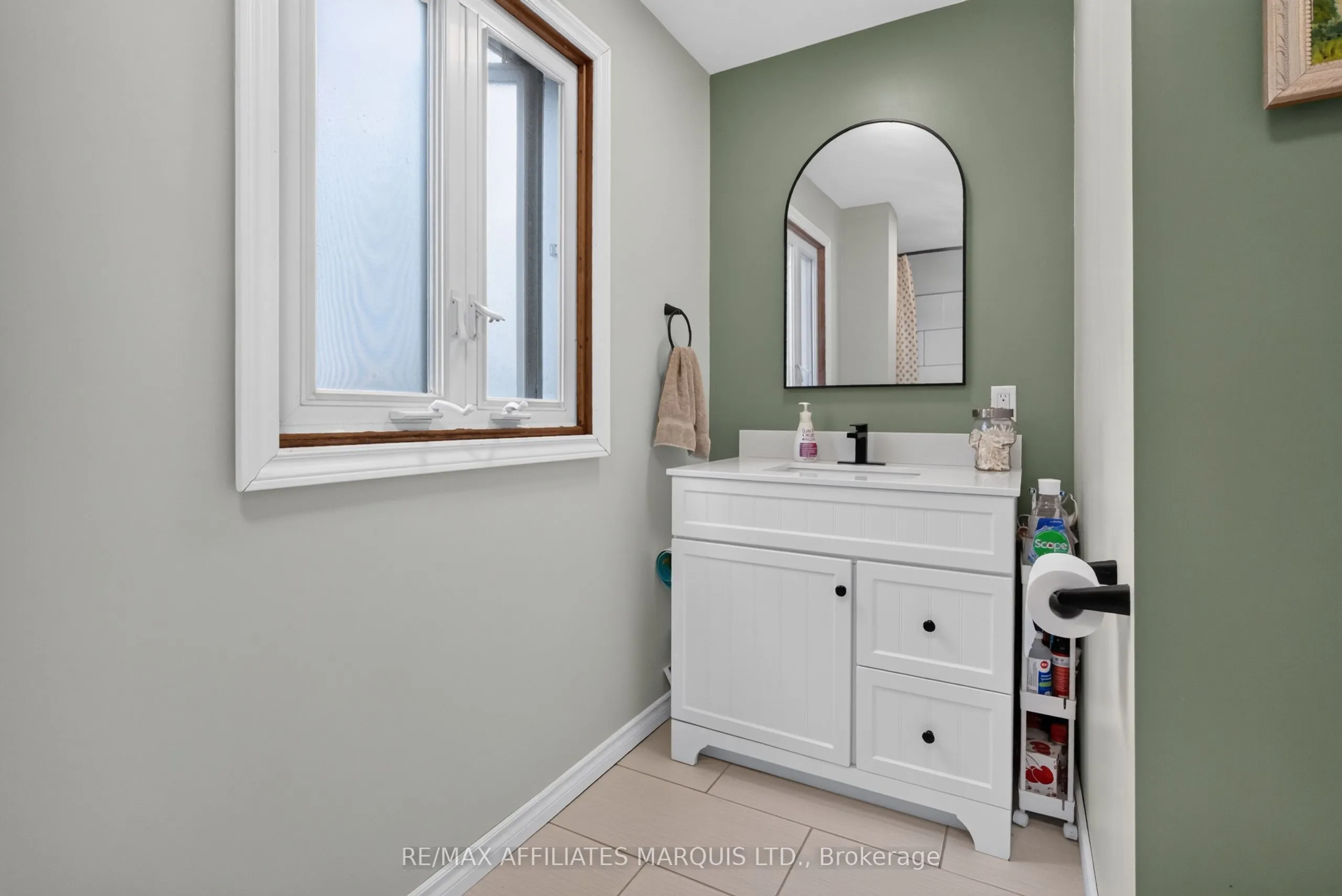 41 Eleventh Street E