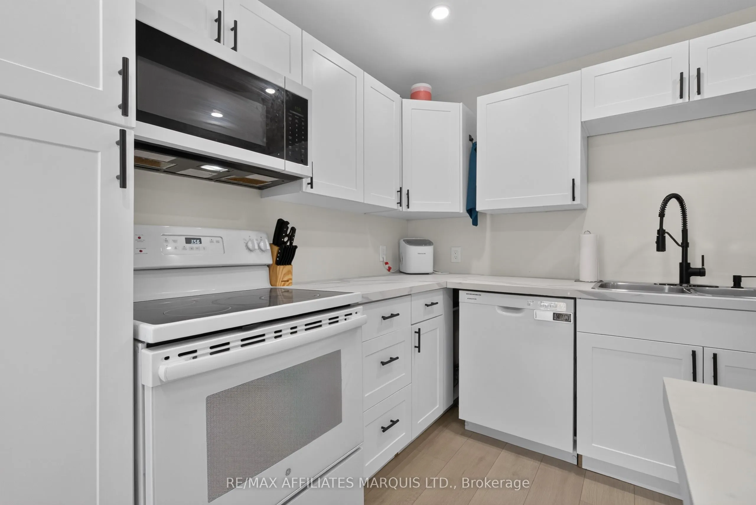 41 Eleventh Street E